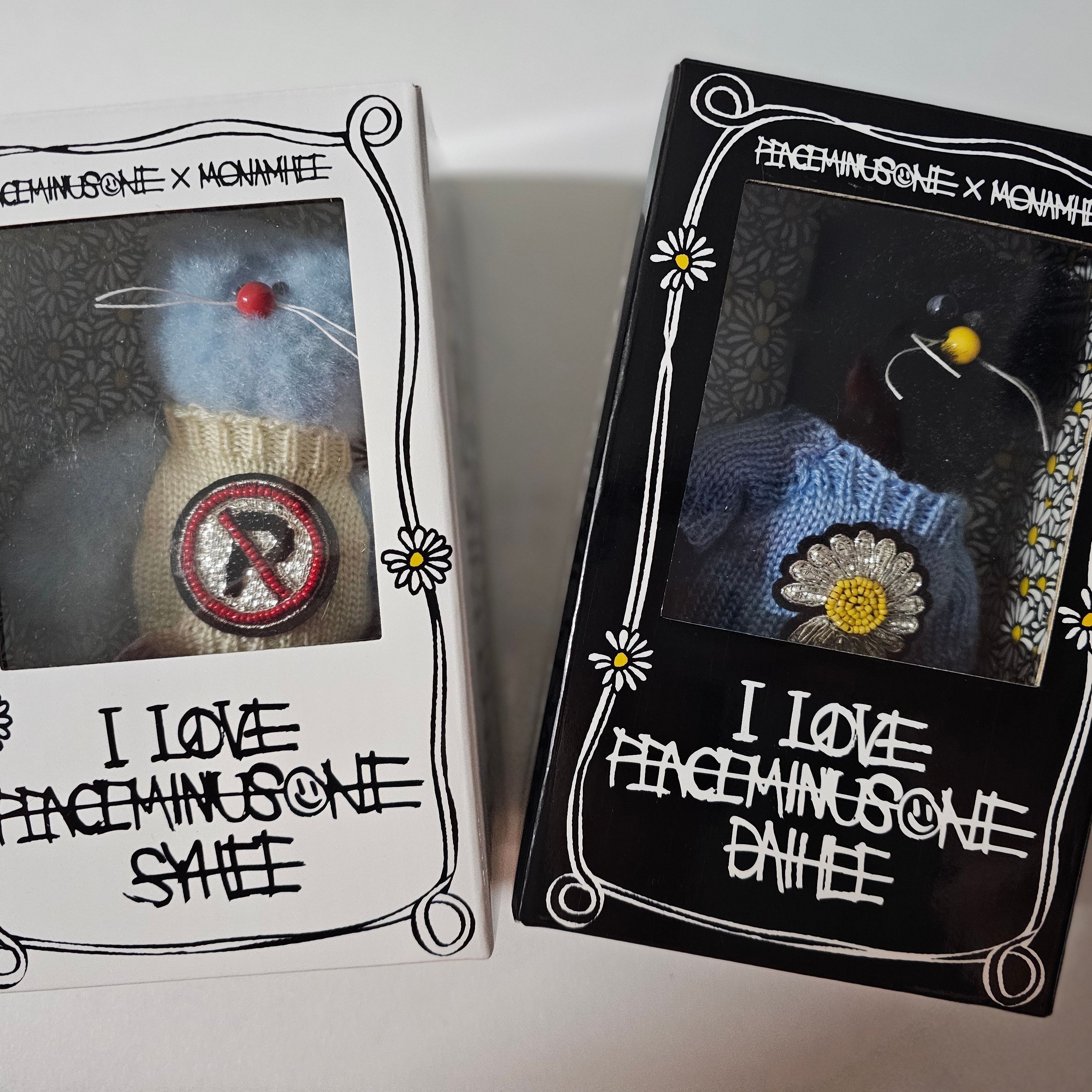 Monamhee x Peaceminusone Syhee Plush Keyring 착용 스타일