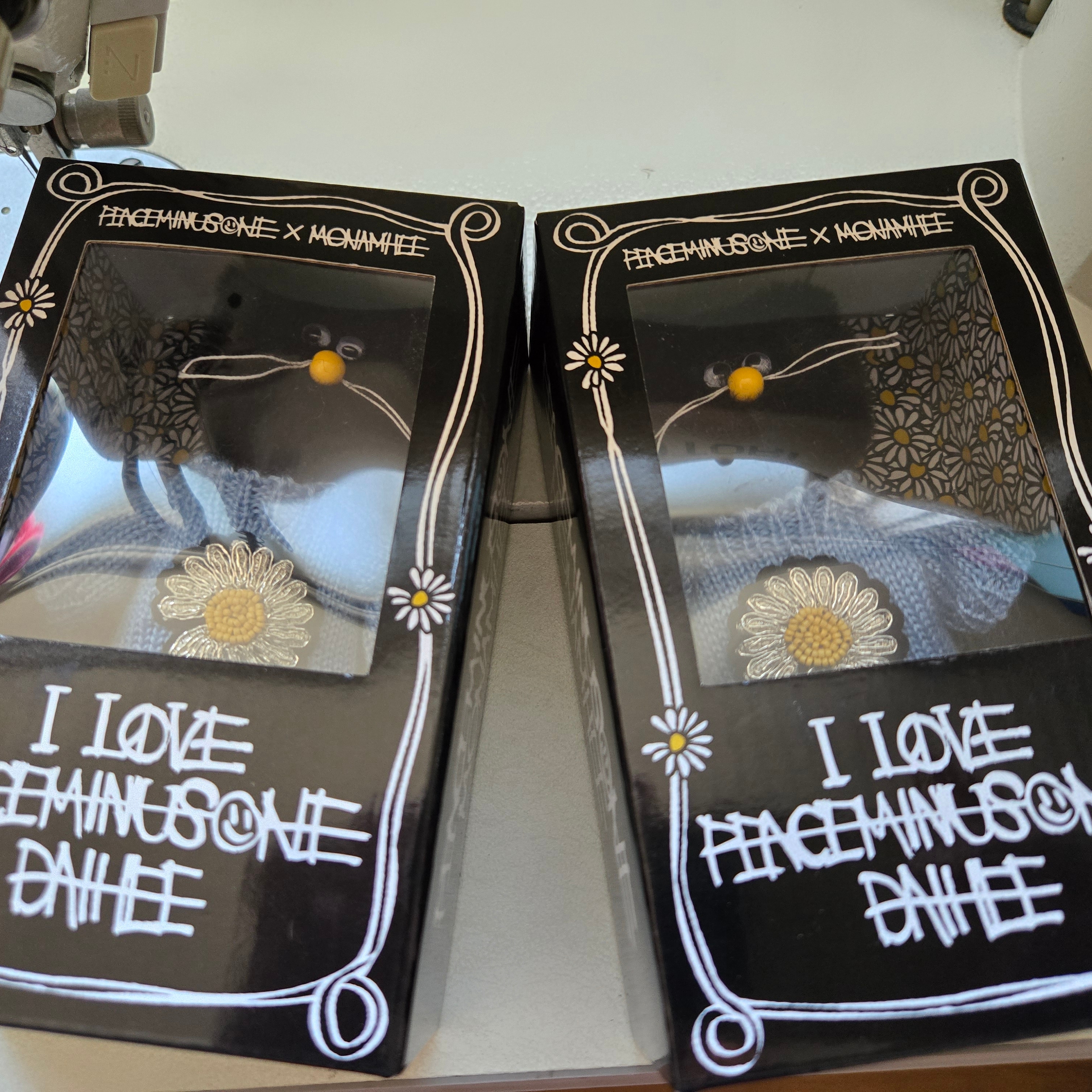 Monamhee x Peaceminusone Daihee Plush Keyring 착용 스타일