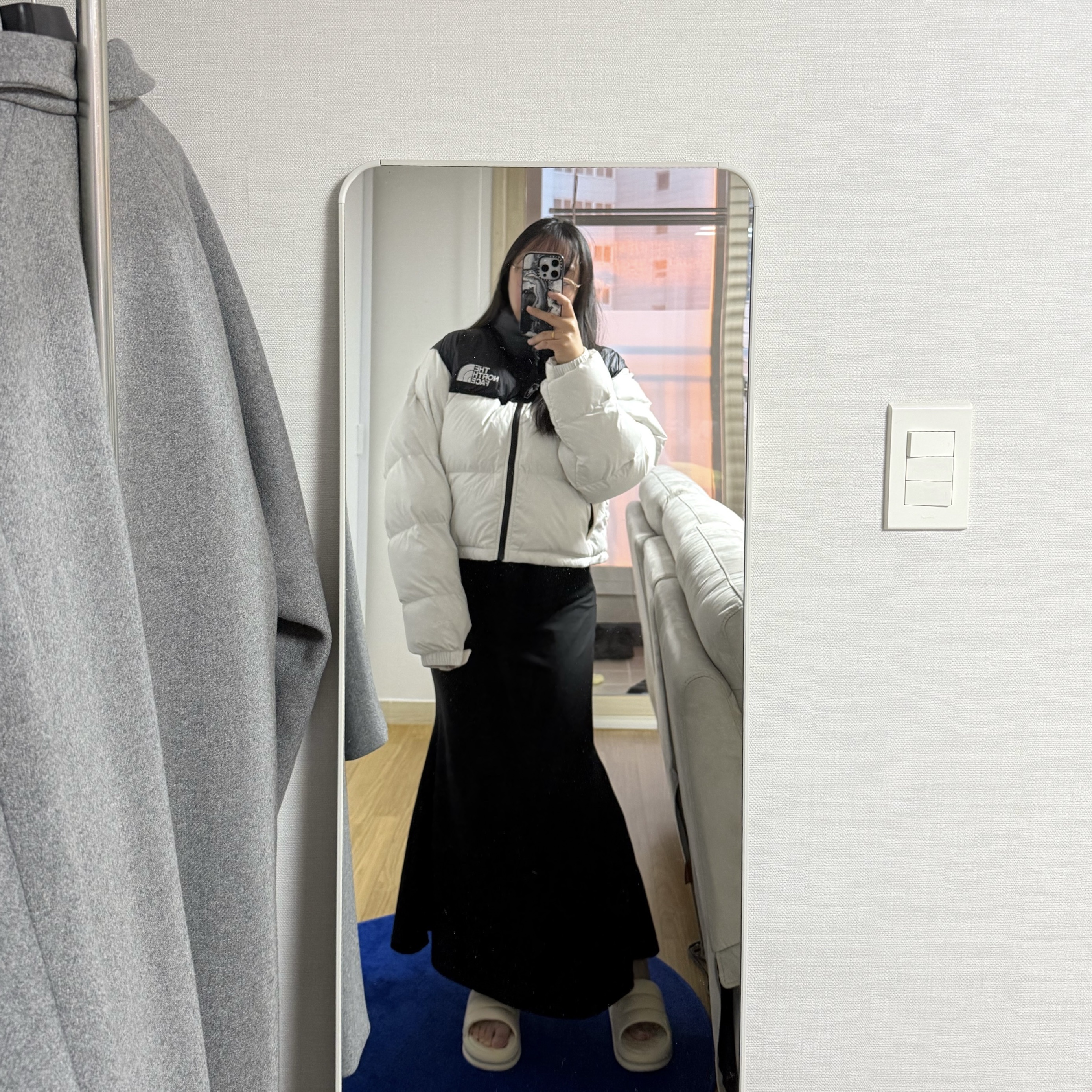 (W) The North Face Nuptse Short Jacket Gardenia White TNF Black 착용 스타일