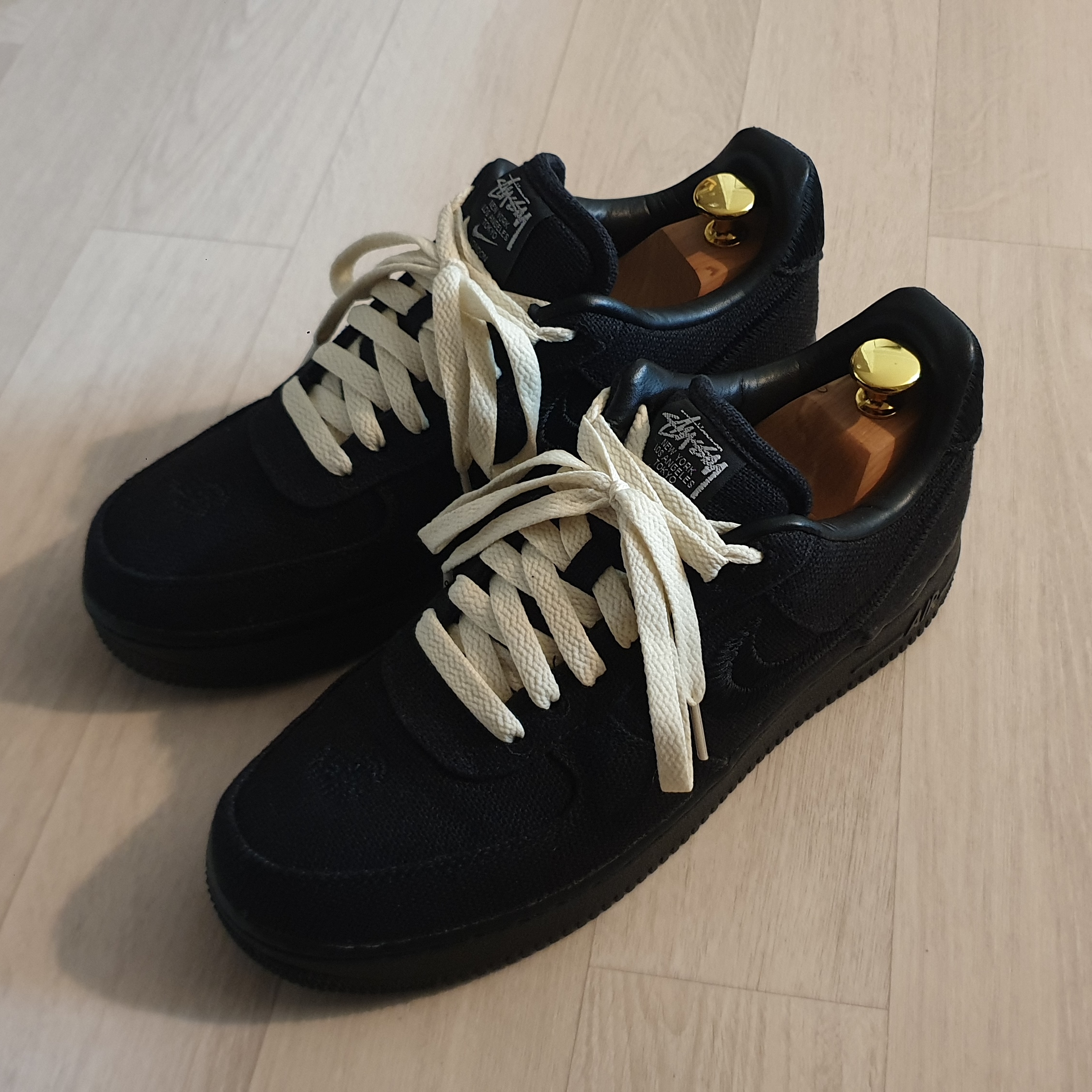 Nike x Stussy Air Force 1 Low Triple Black 착용 스타일 - 2