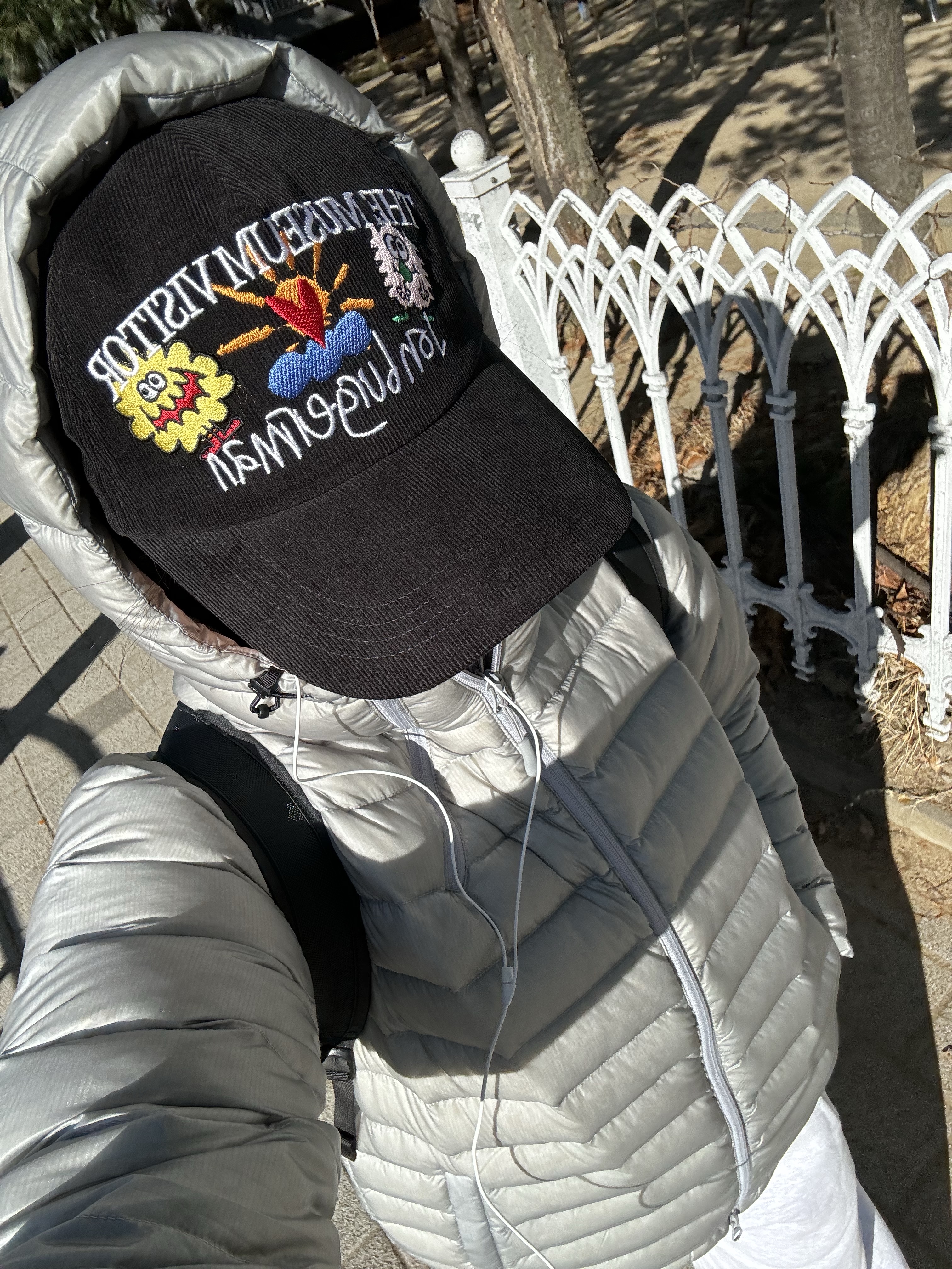 The Museum Visitor x Jon Burgerman Pinky Winky & Charlie Ball Cap Black, Sansan Gear Suffix Puffer Jacket Grey - 24FW 착용 스타일