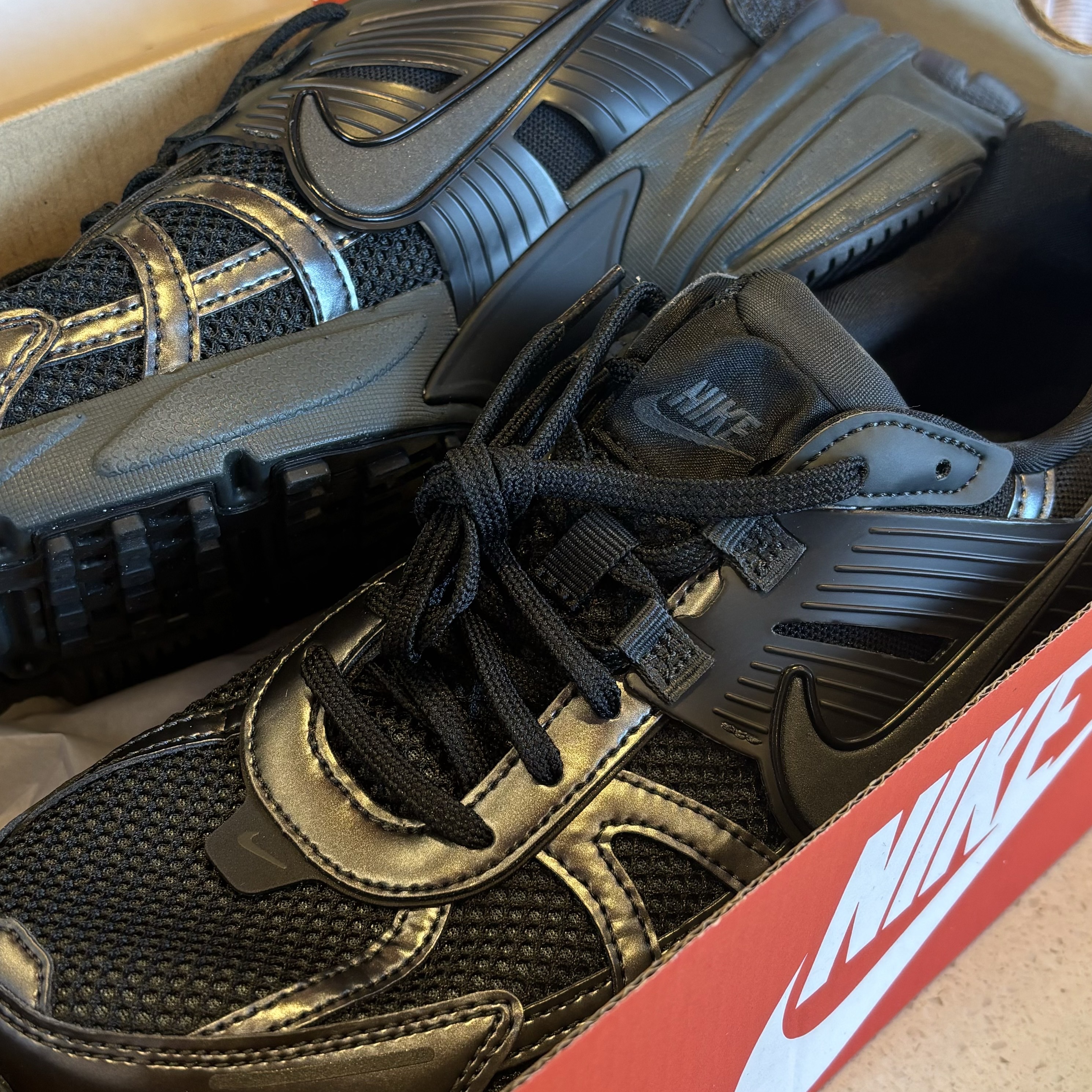 Nike V2K Run Black Anthracite 착용 스타일