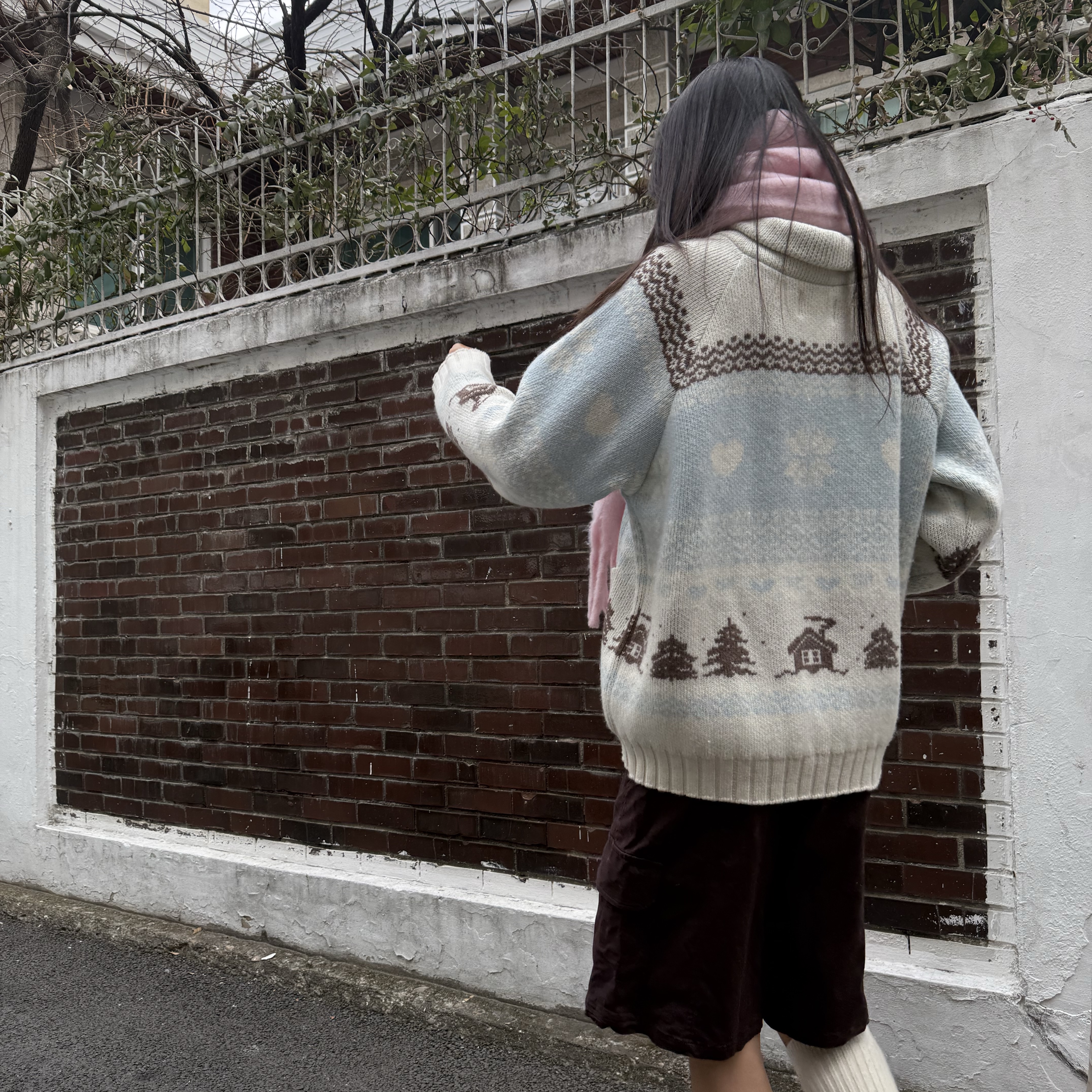 Margarin Fingers Lambswool Cowichan Knit Zip-Up Cream, (W) UGG Classic Mini II Boots Chestnut 착용 스타일 - 4