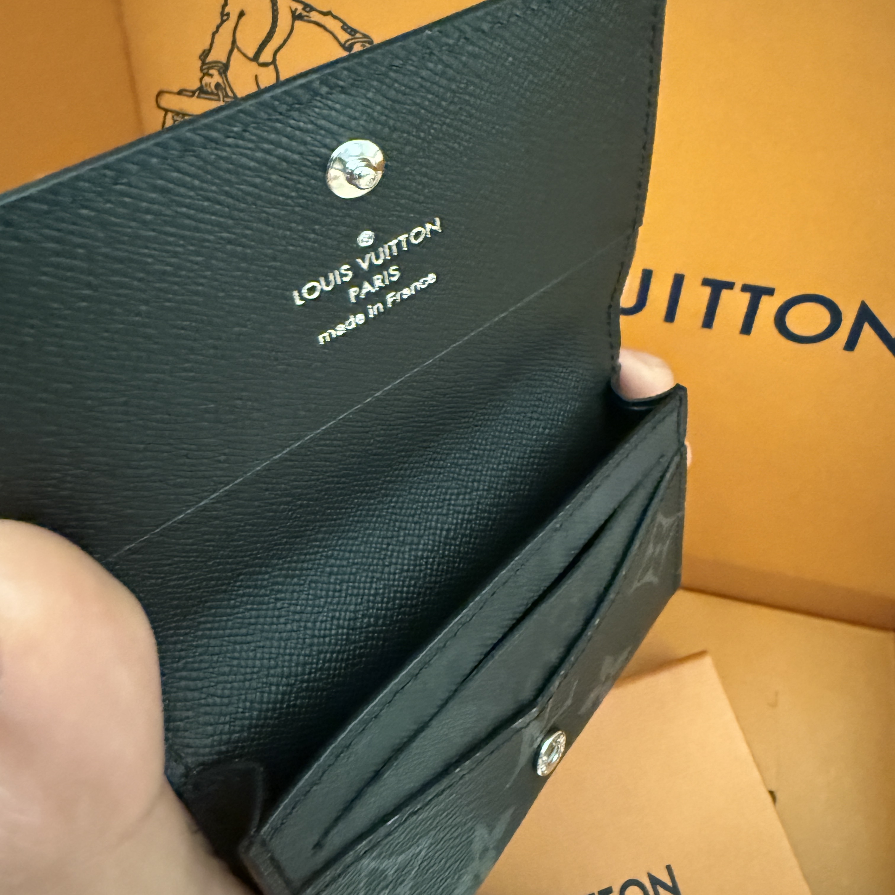 Louis Vuitton Envelope Business Card Holder Monogram 착용 스타일 - 2