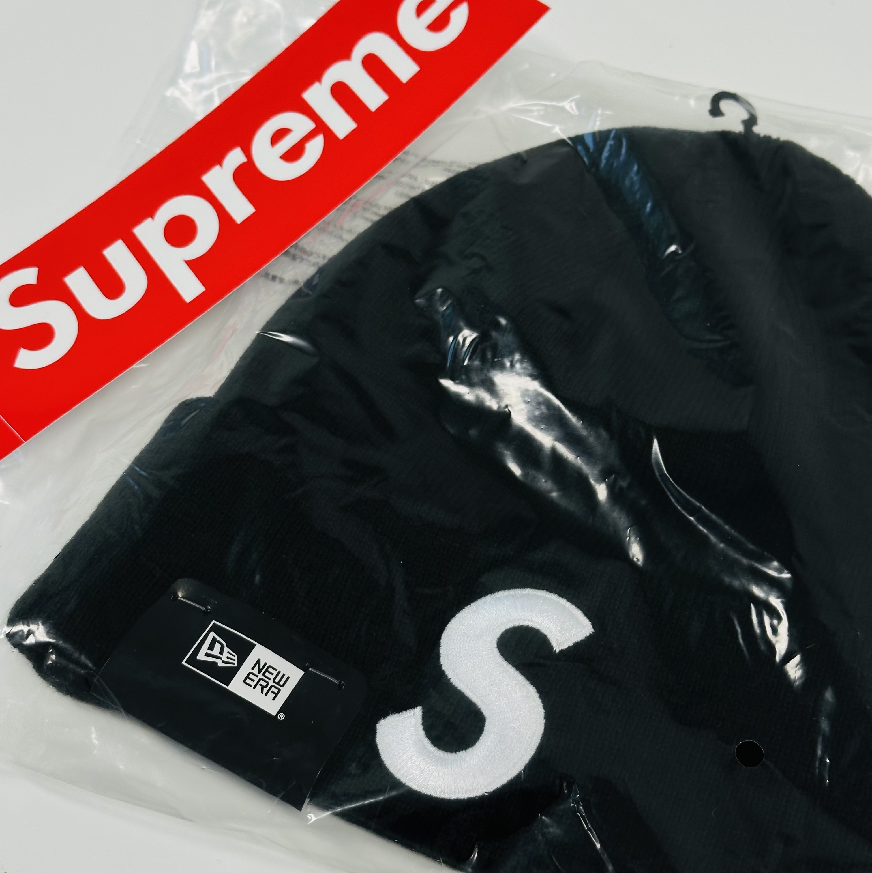 Supreme New Era S Logo Beanie Black - 24FW 착용 스타일