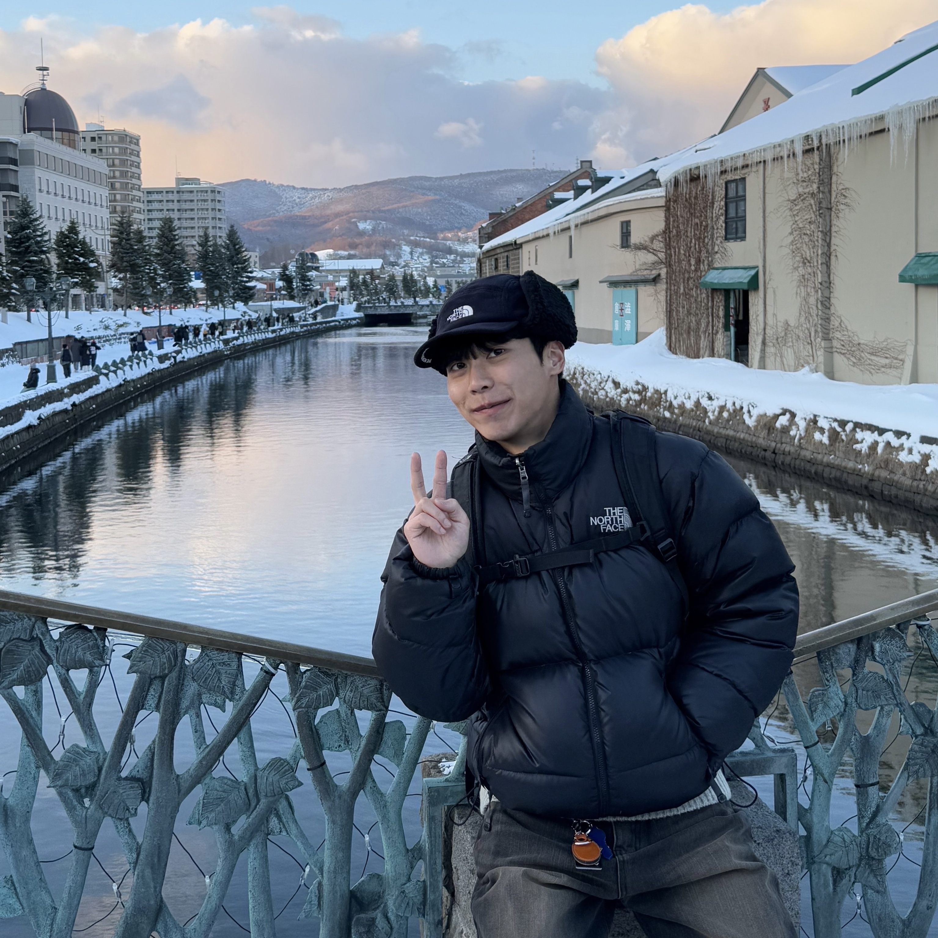 The North Face 1996 Eco Nuptse Jacket Black, The North Face Fleece Earmuff Cap EX Black 착용 스타일
