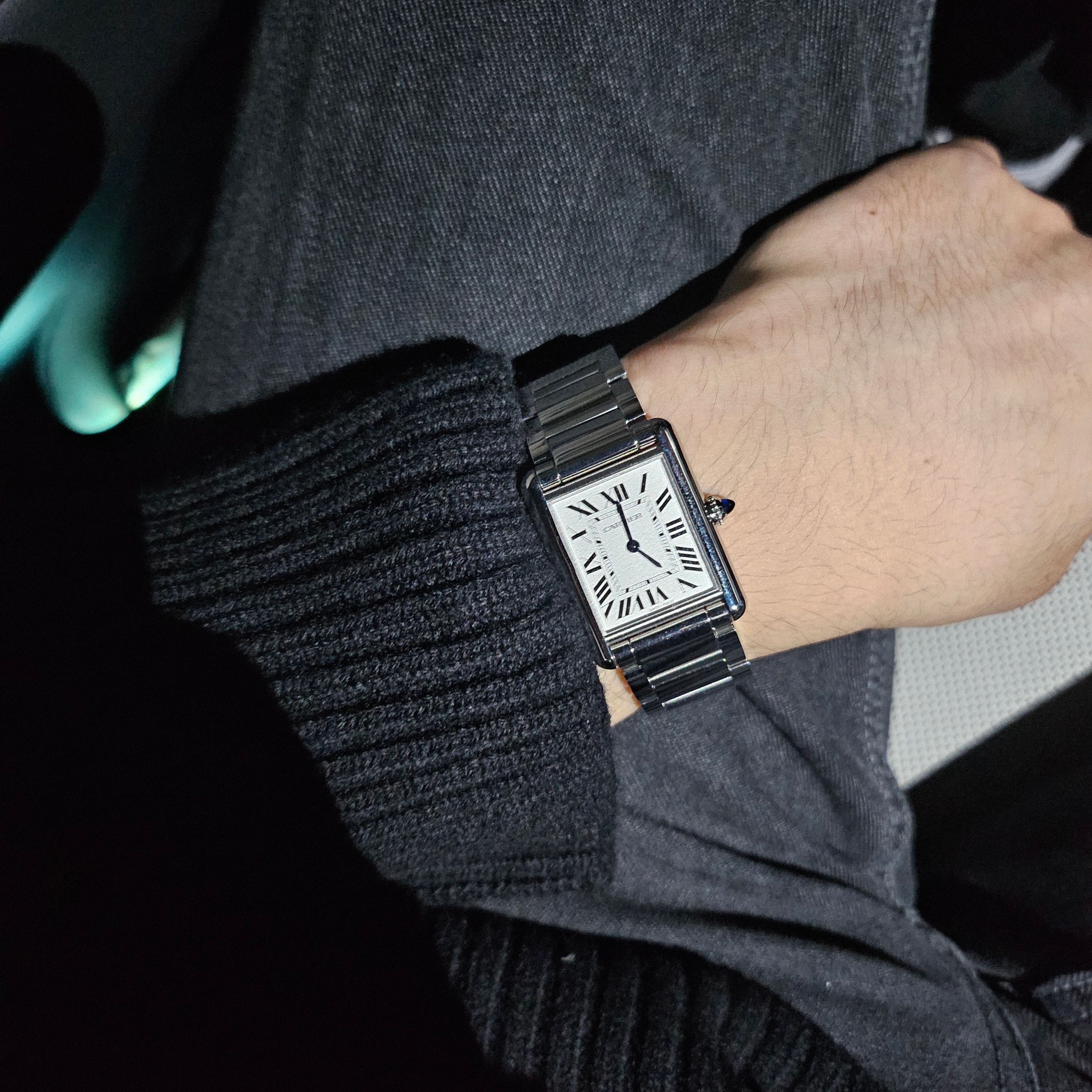 Cartier Tank Must Watch Large Quartz Steel Bracelet Steel 착용 스타일