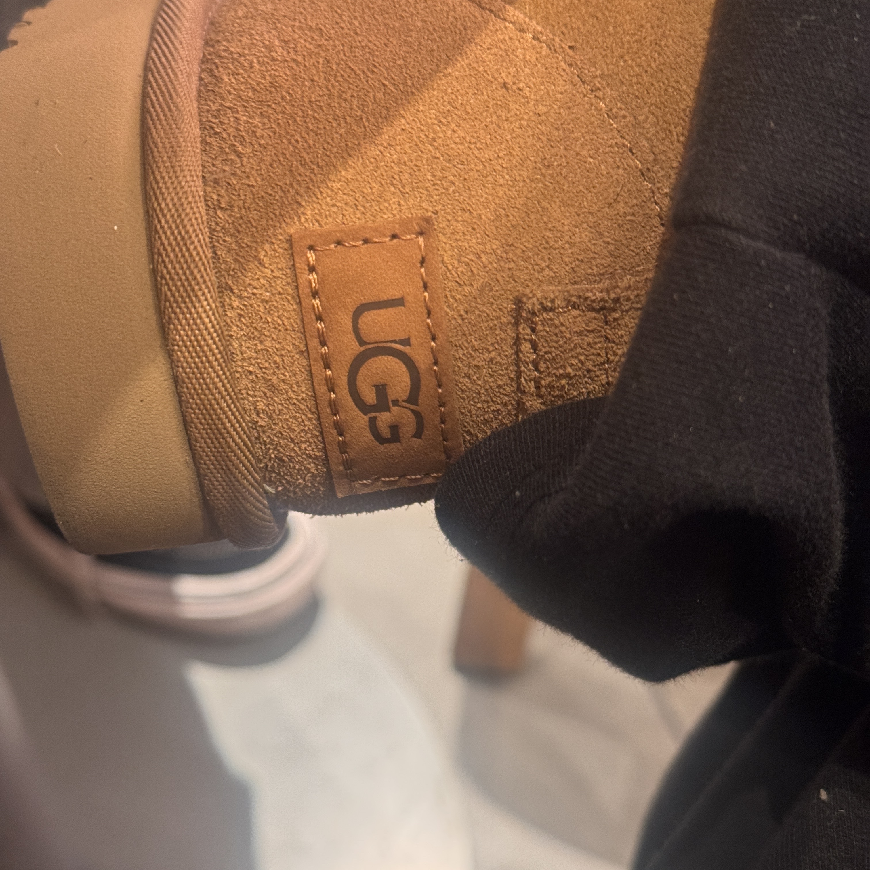 (W) UGG Classic Ultra Mini Boots Chestnut 착용 스타일 - 2