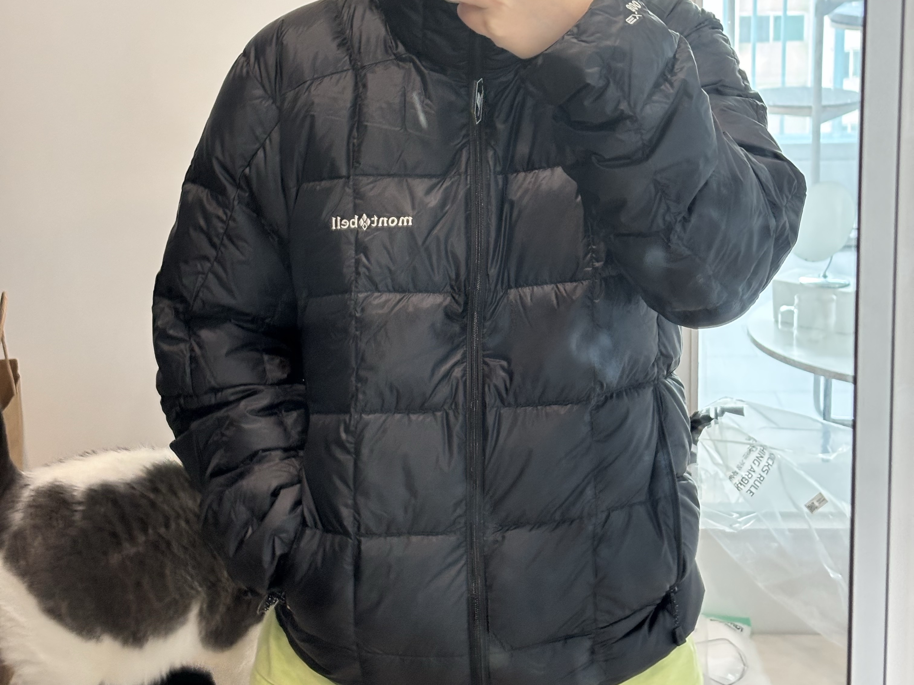 Montbell Superior Down Parka Black, Arc'teryx Heliad 6 Crossbody Bag Stone Wash 착용 스타일 - 2