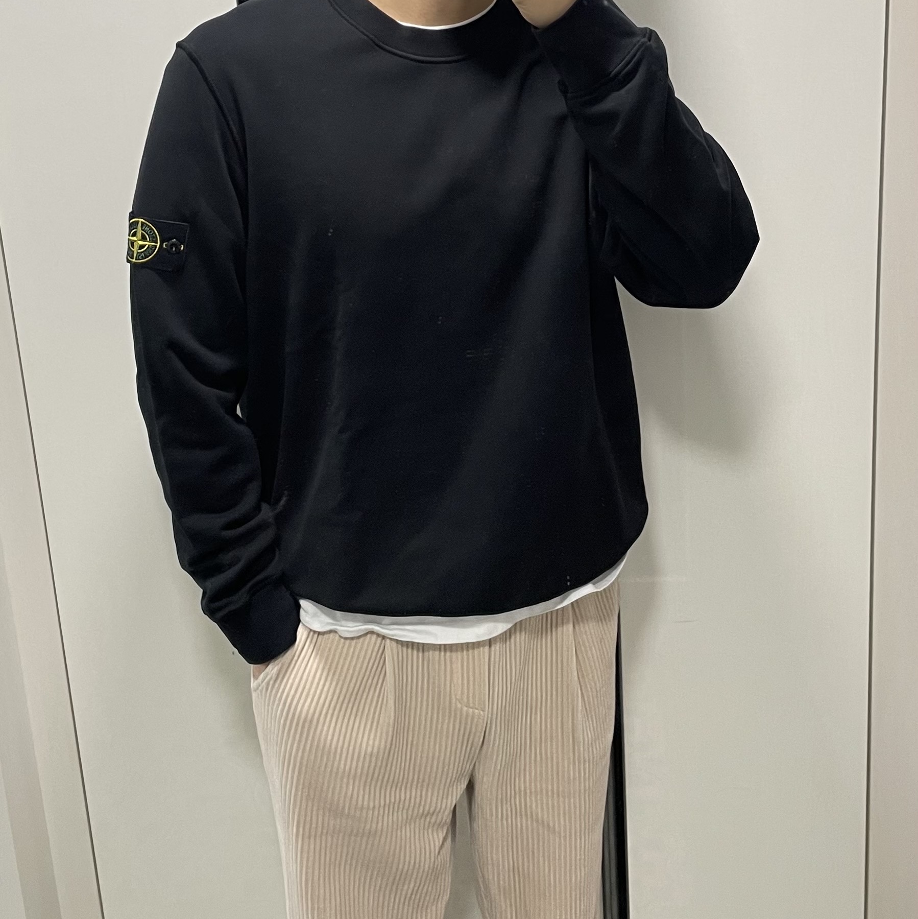 Stone Island 63020 Crewneck Sweatshirt Black - 22FW 착용 스타일