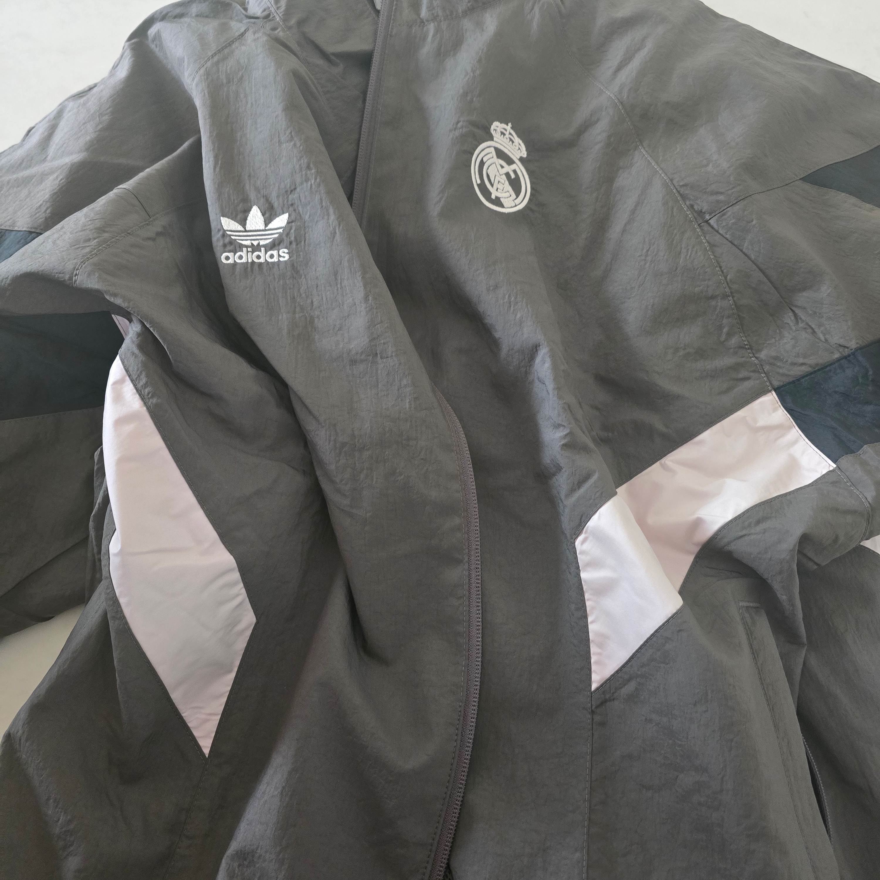 Adidas Real Madrid Originals Track Top Charcoal Grey - KR Sizing 착용 스타일