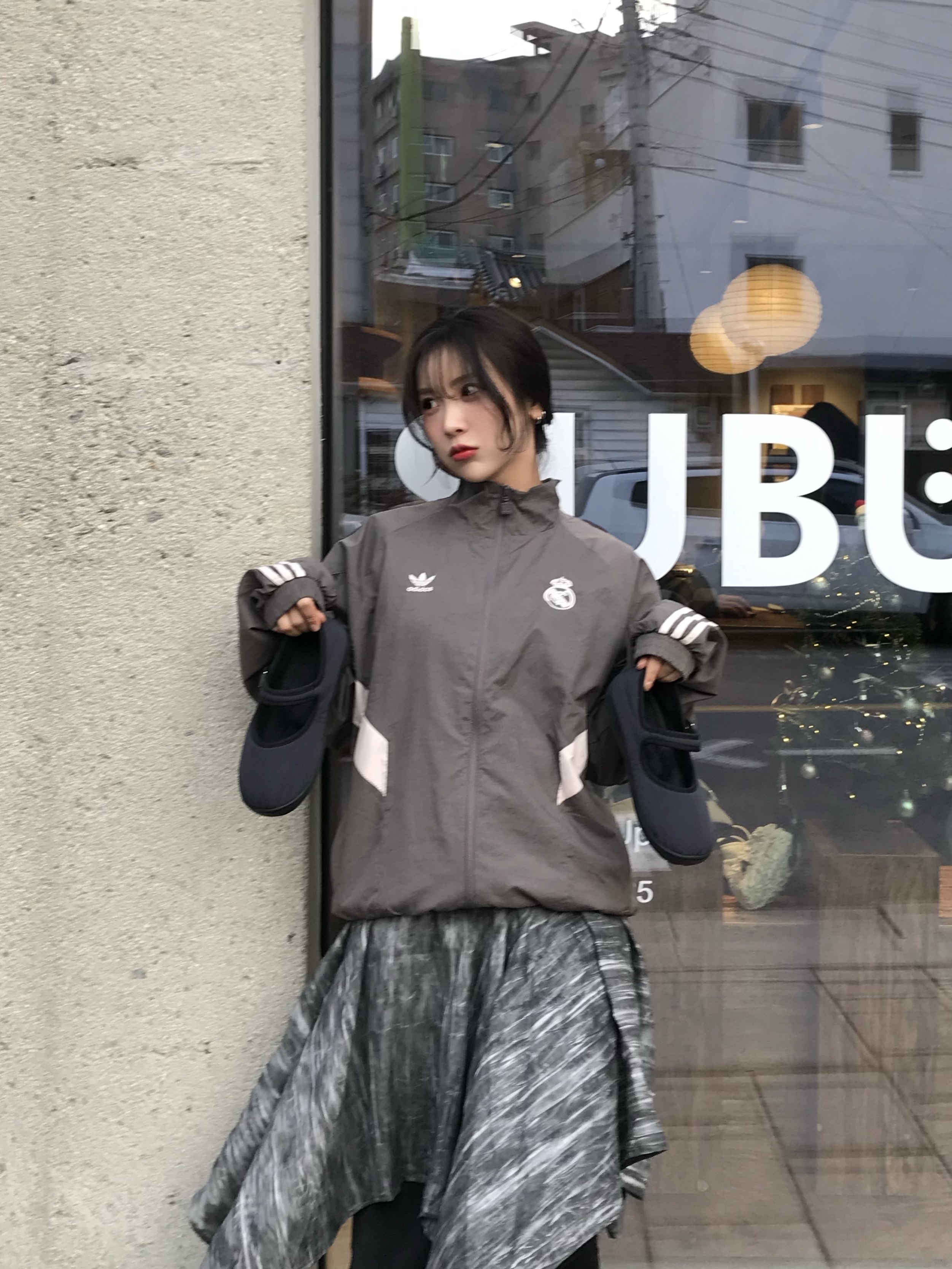 Adidas Real Madrid Originals Track Top Charcoal Grey - KR Sizing, Subu x 10 Corso Como Padded Maryjane Black 착용 스타일 - 1