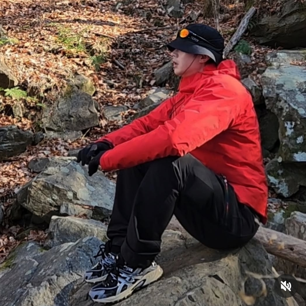 Arc'teryx Sinsolo Hat Black, Arc'teryx Beta AR Jacket Heritage 착용 스타일 - 2