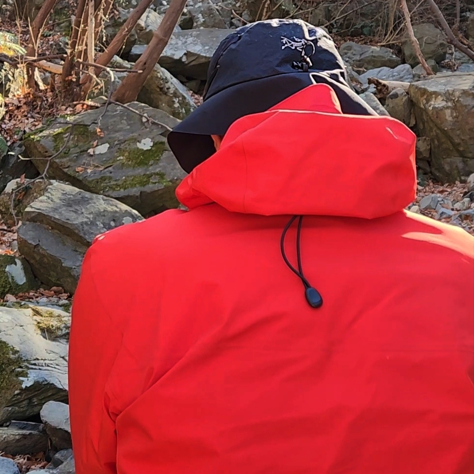 Arc'teryx Sinsolo Hat Black, Arc'teryx Beta AR Jacket Heritage 착용 스타일 - 4