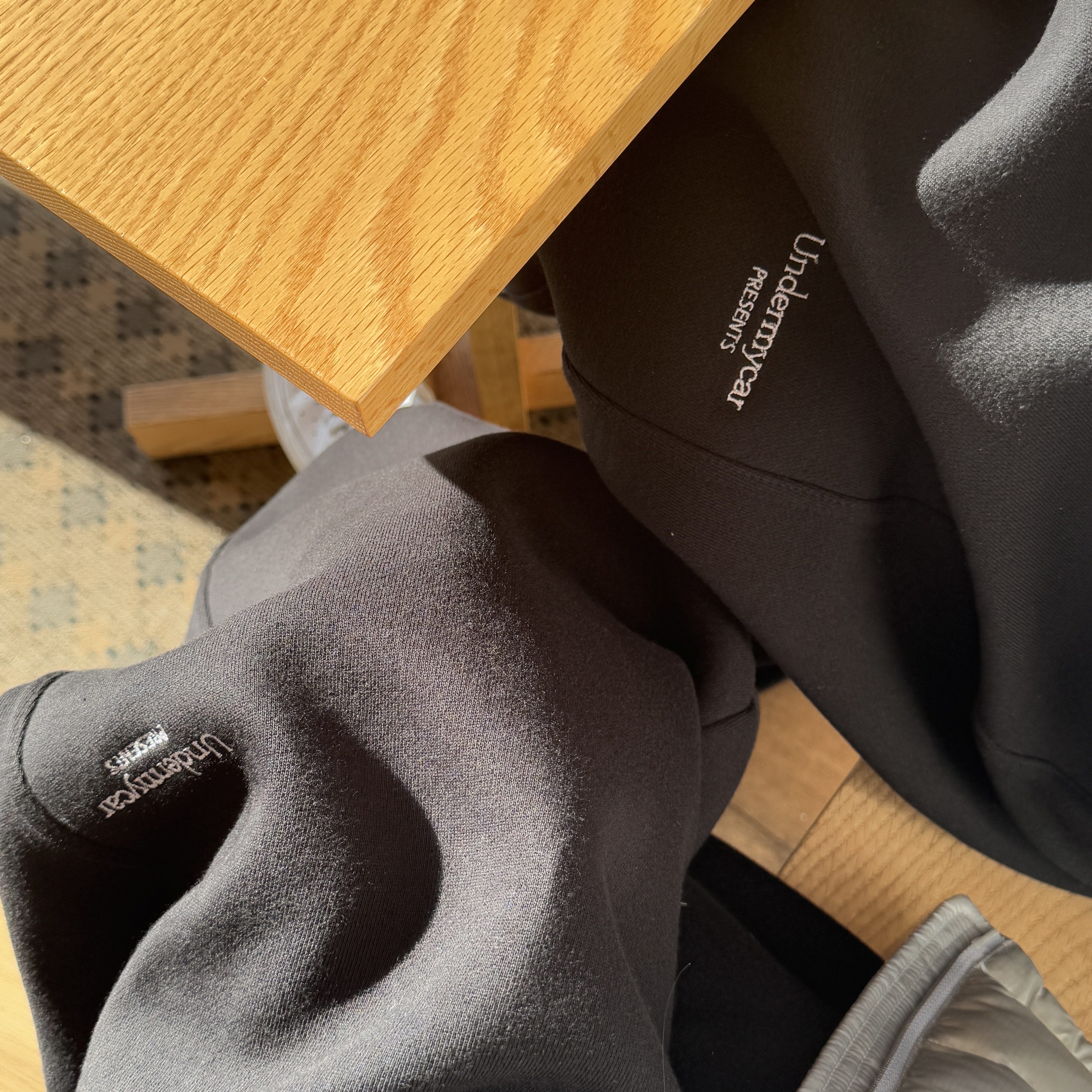 Undermycar Mu.03 Anti Fxxking Logo Play Oversized Sweat Jogger Black 착용 스타일