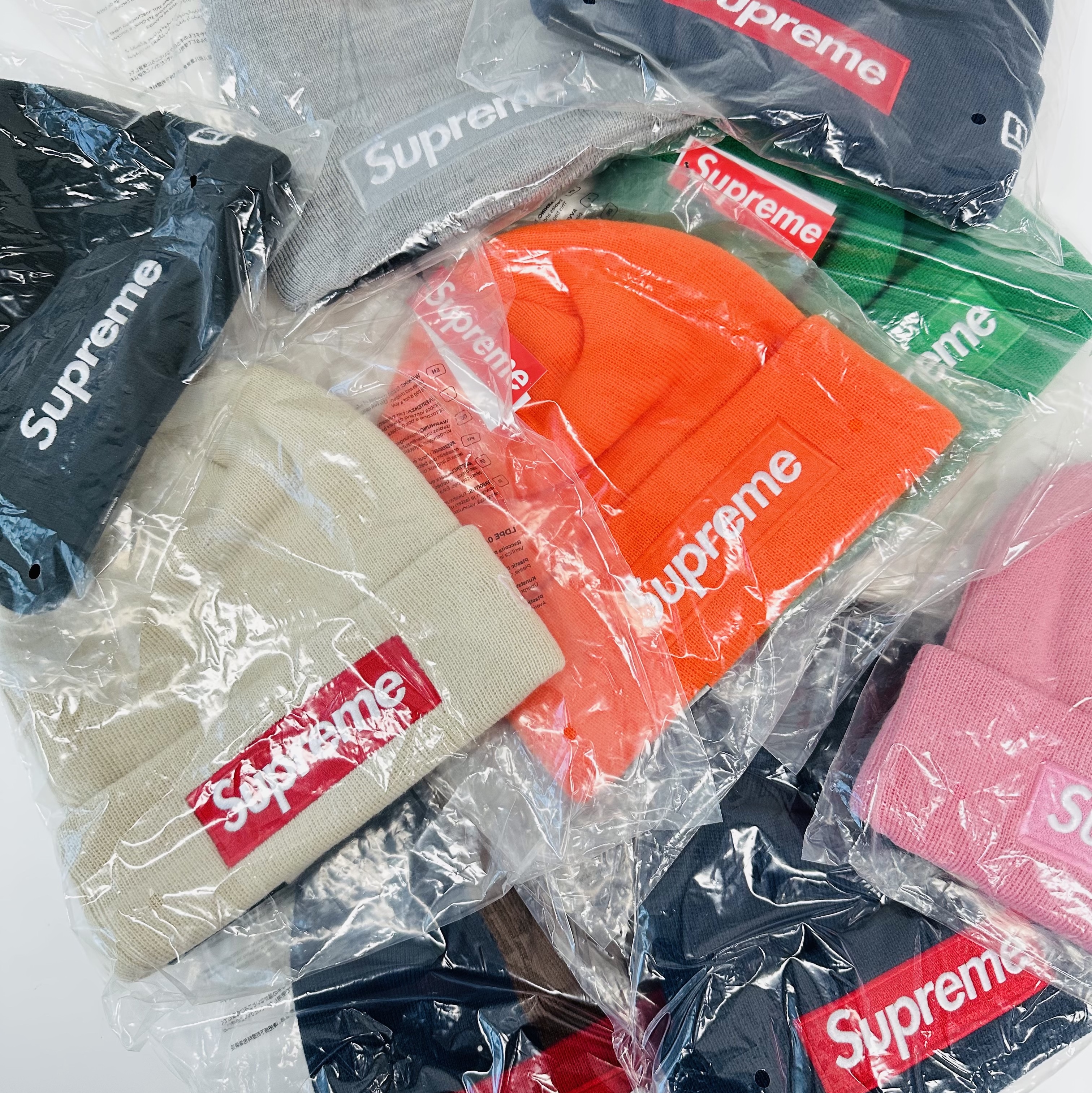 Supreme New Era Box Logo Beanie Black - 24FW, Supreme New Era Box Logo Beanie Navy - 24FW 착용 스타일