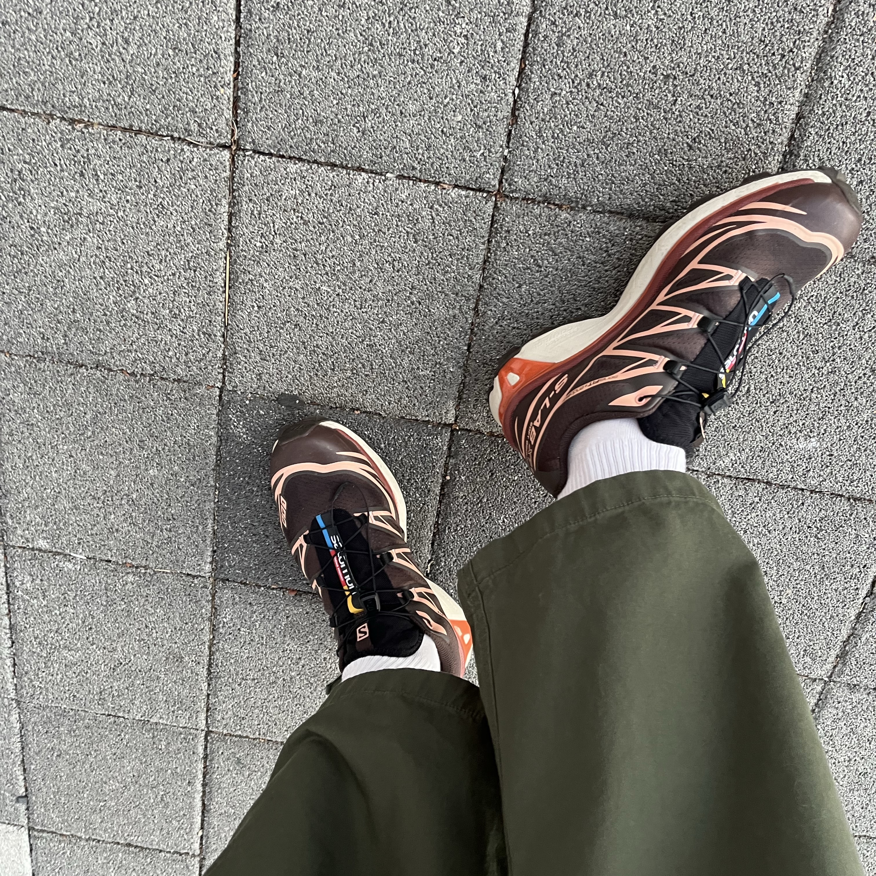 Salomon XT-6 Delicioso Chocolate Fondant 착용 스타일