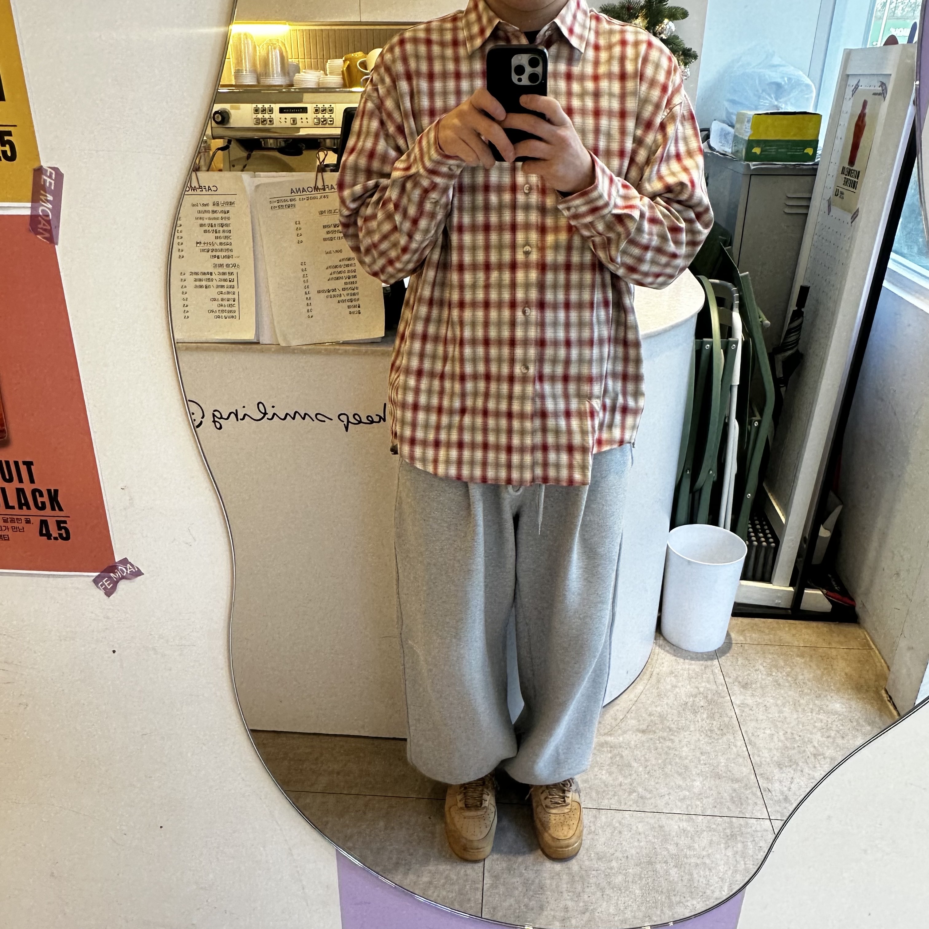 Undermycar Mu.03 Anti Fxxking Logo Play Oversized Sweat Jogger Melange Gray, Nike Air Force 1 '07 WB Flax 착용 스타일 - 2