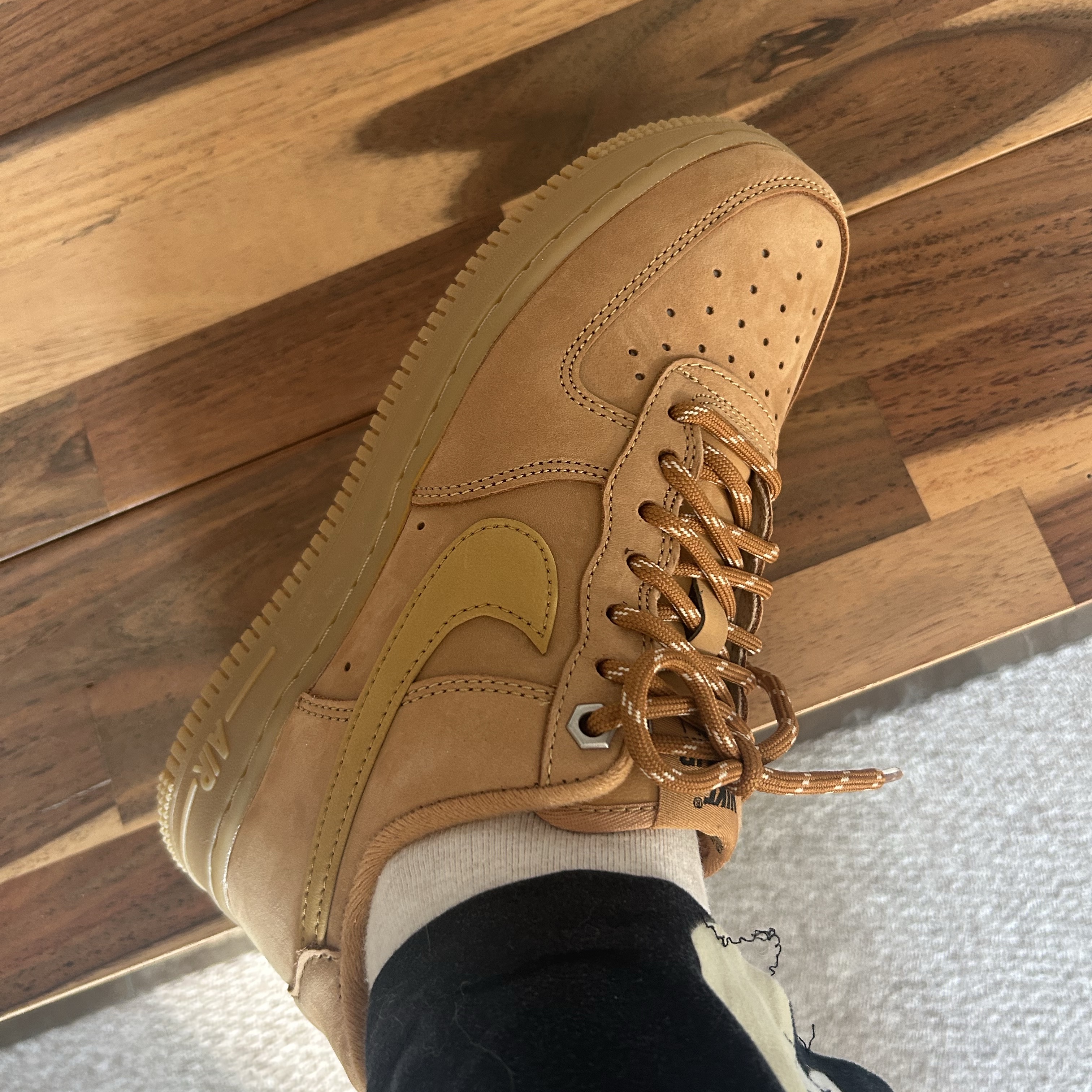 (W) Nike Air Force 1 '07 WB Flax Wheat 착용 스타일