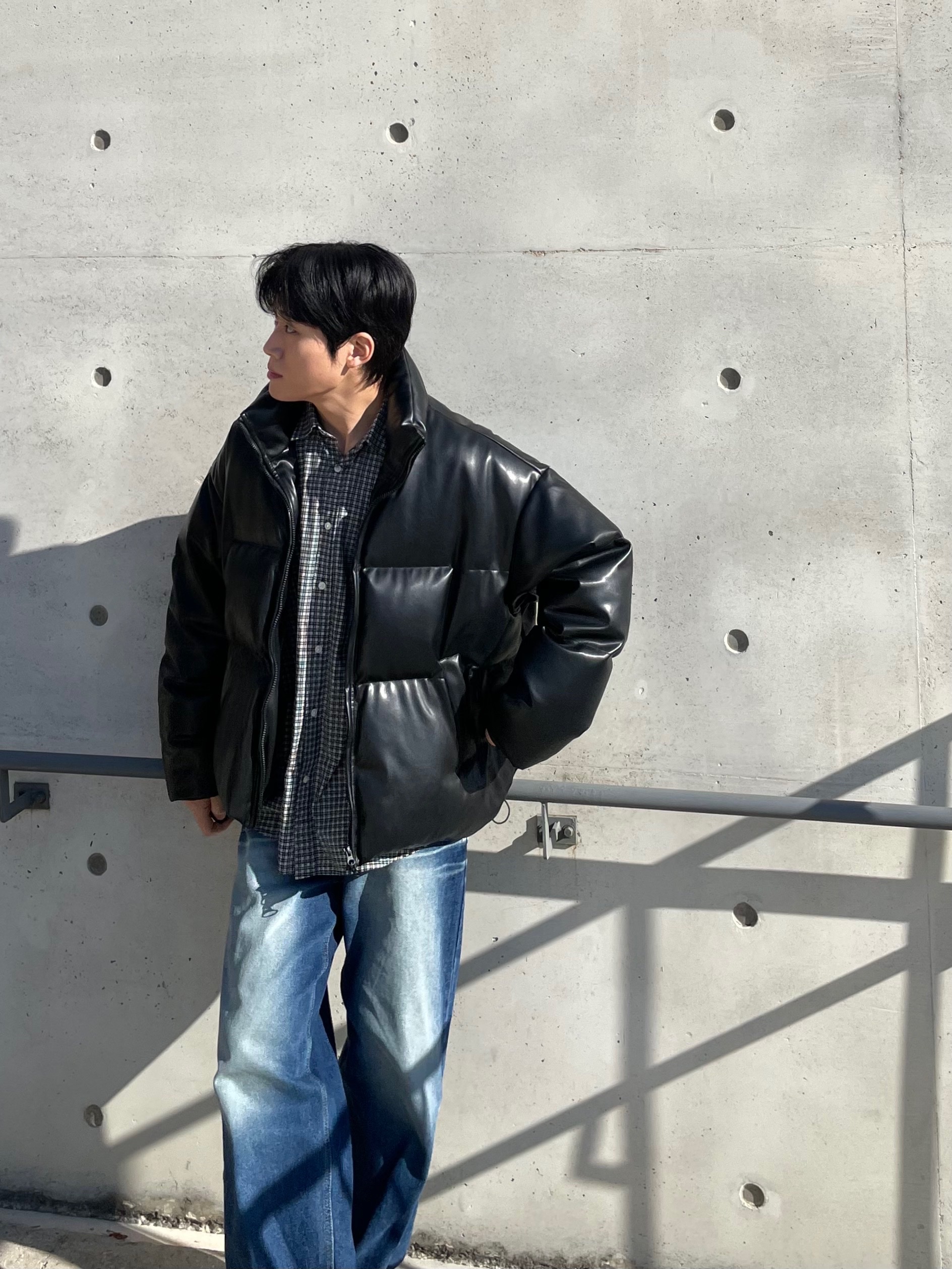 QT8 Garments GB Synthetic Leather Duck Down Short Padding Black, Nike Air Force 1 '07 Low Triple Black 착용 스타일 - 2