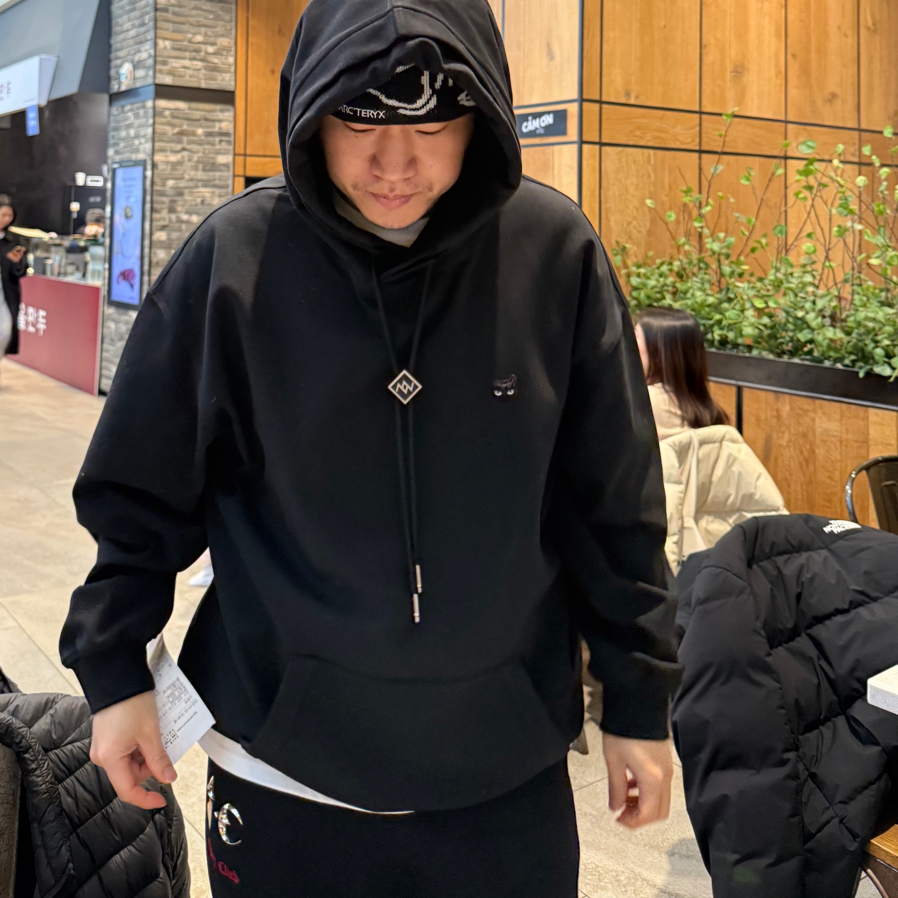 Balenciaga 10XL Sneakers Black, Thug Club TC Jogger Pants Black Ver. 1 착용 스타일 - 3