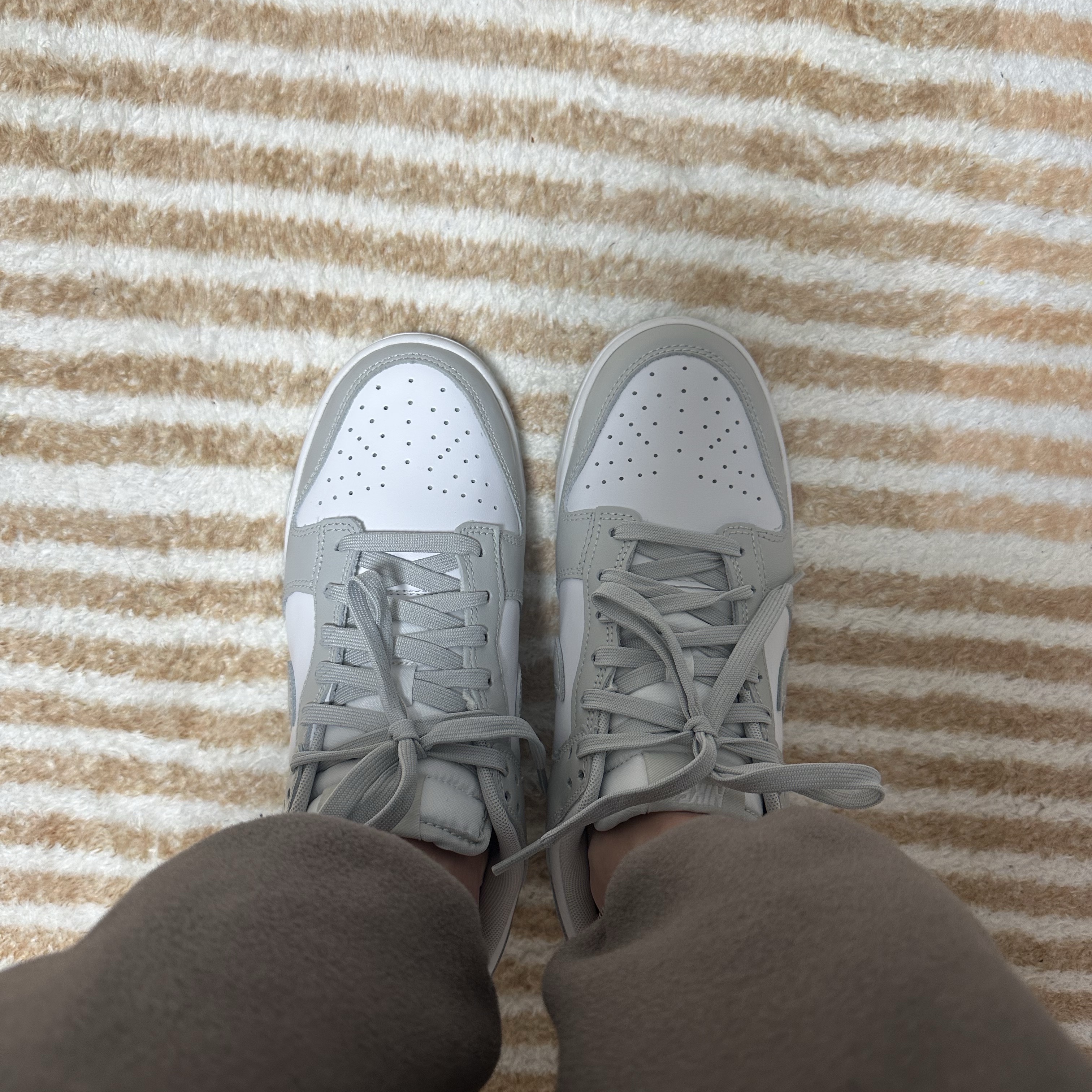 Nike Dunk Low Retro Grey Fog, Nike ACG Polartec Wolf Tree Pants Ironstone - Asia 착용 스타일