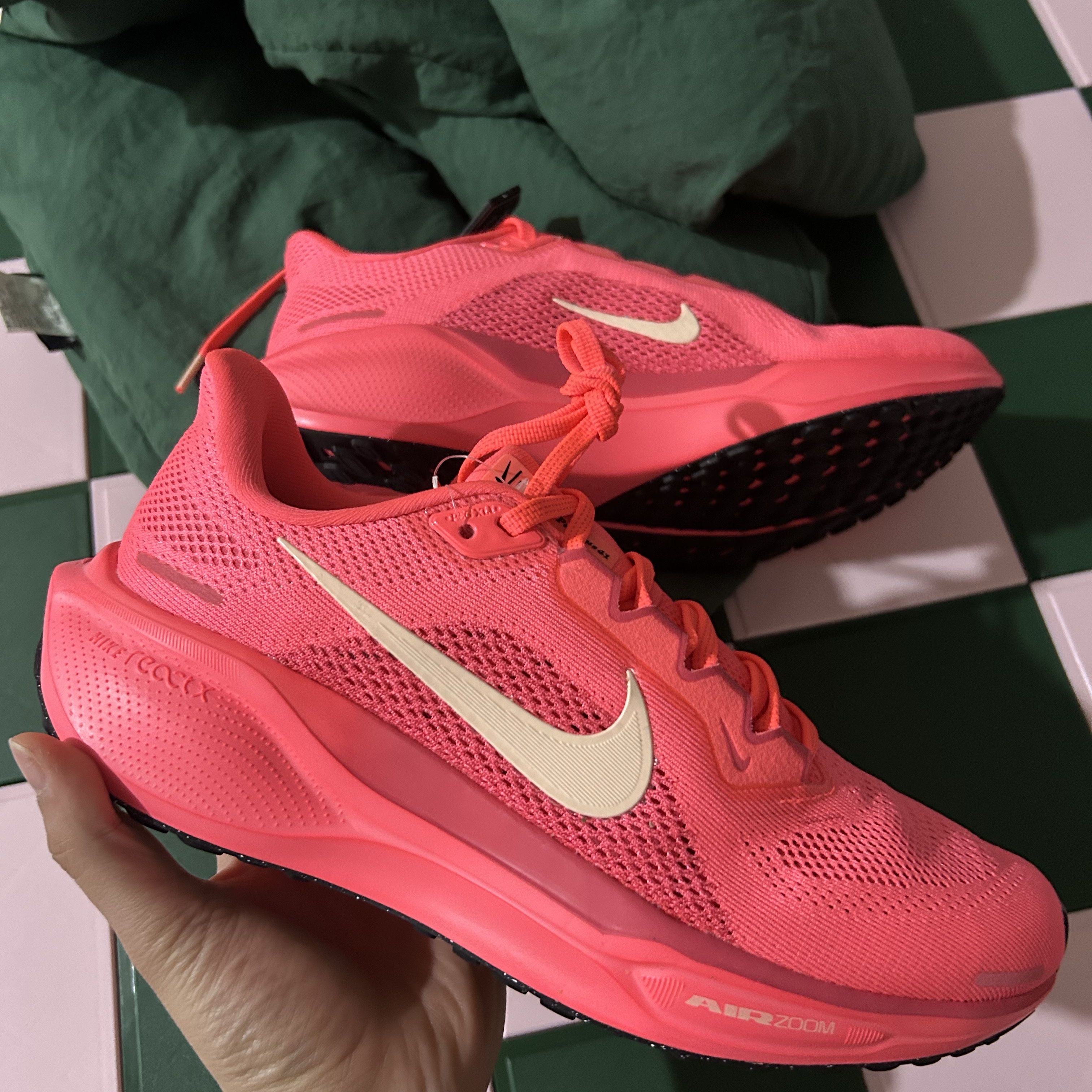 (W) Nike Air Zoom Pegasus 41 Hot Punch Aster Pink 착용 스타일