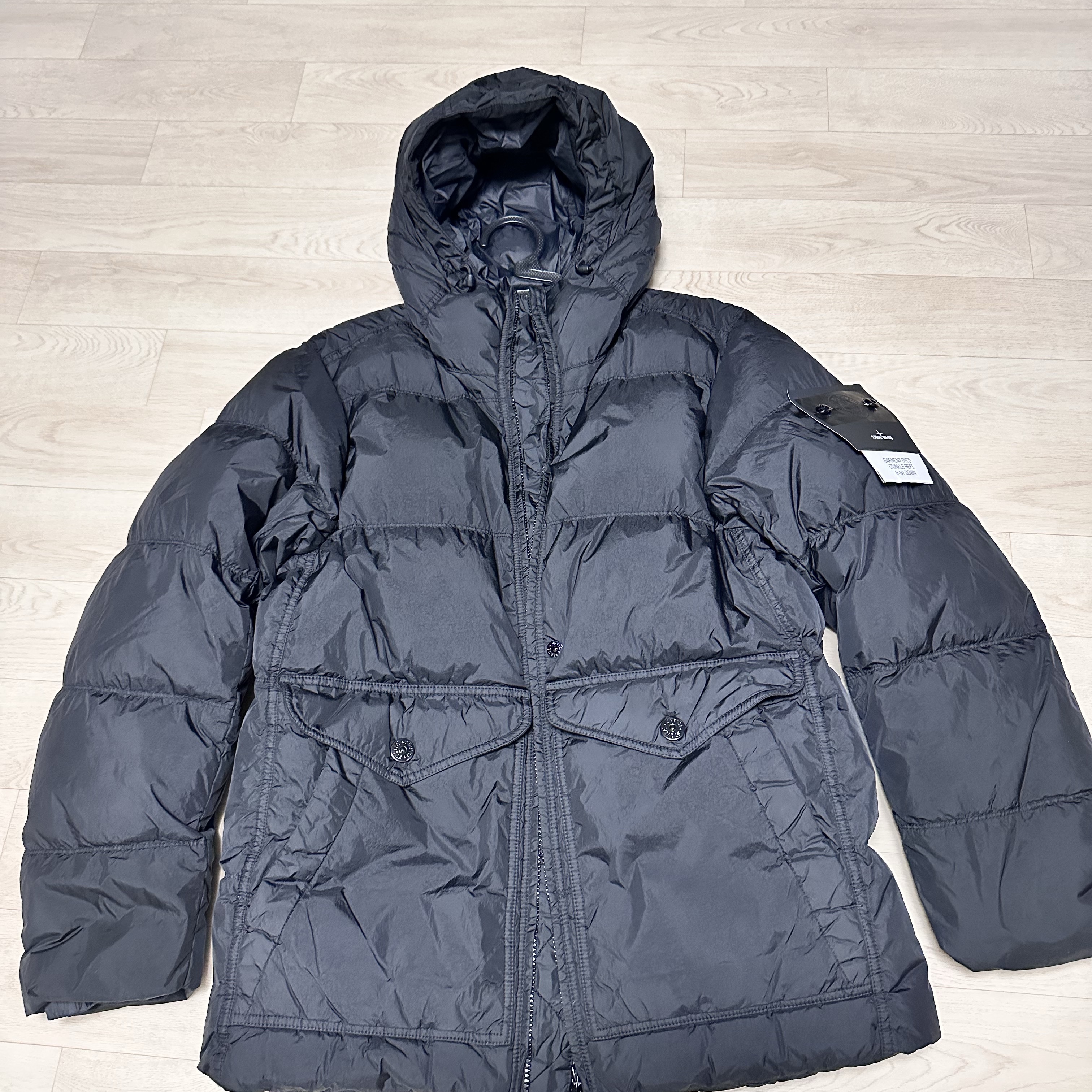 Stone Island 40723 Crinkle Reps Hooded Down Jacket Black - 24FW 착용 스타일