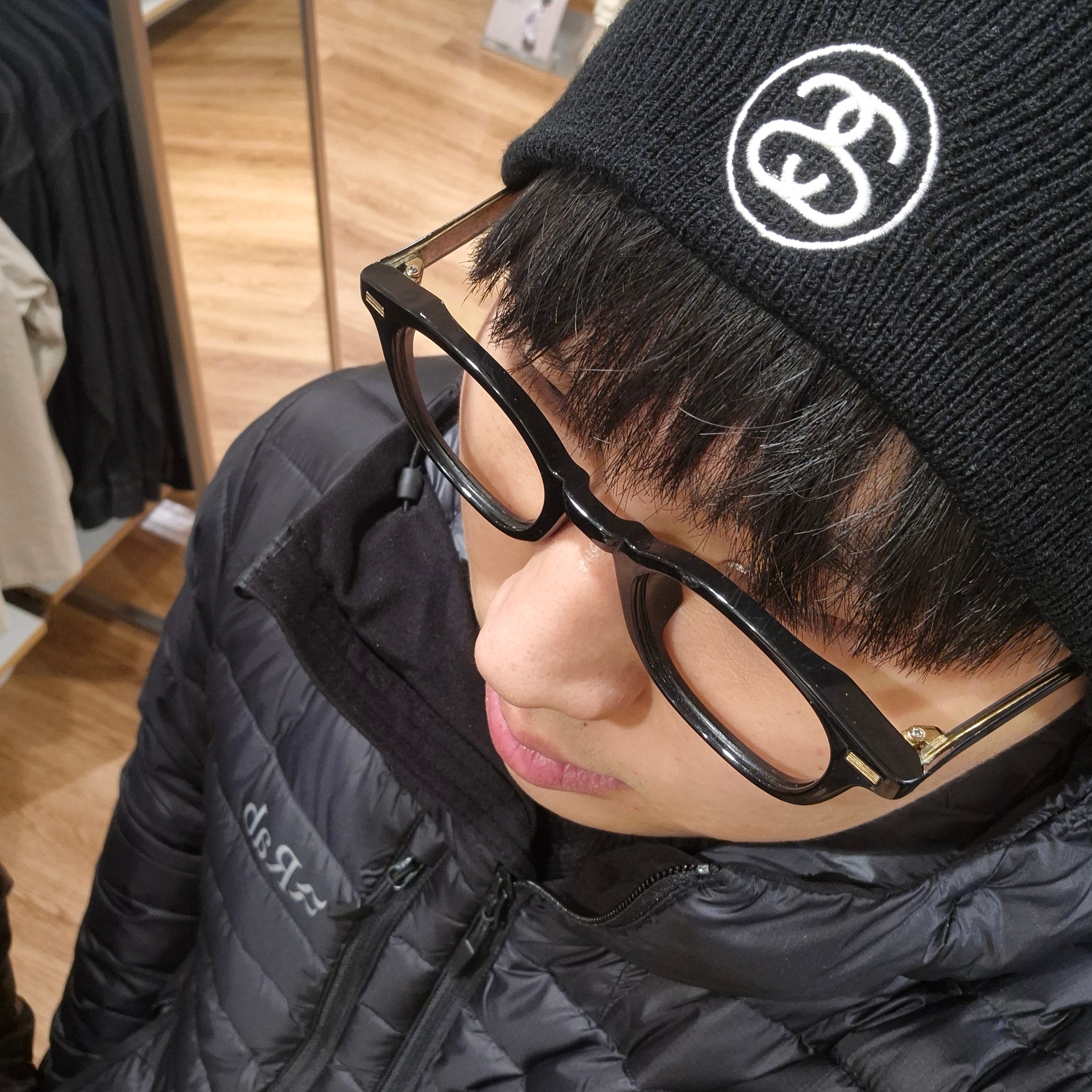 Rab Microlight Alpine Jacket Black, (W) Nike P-6000 Metallic Silver Red 착용 스타일 - 2