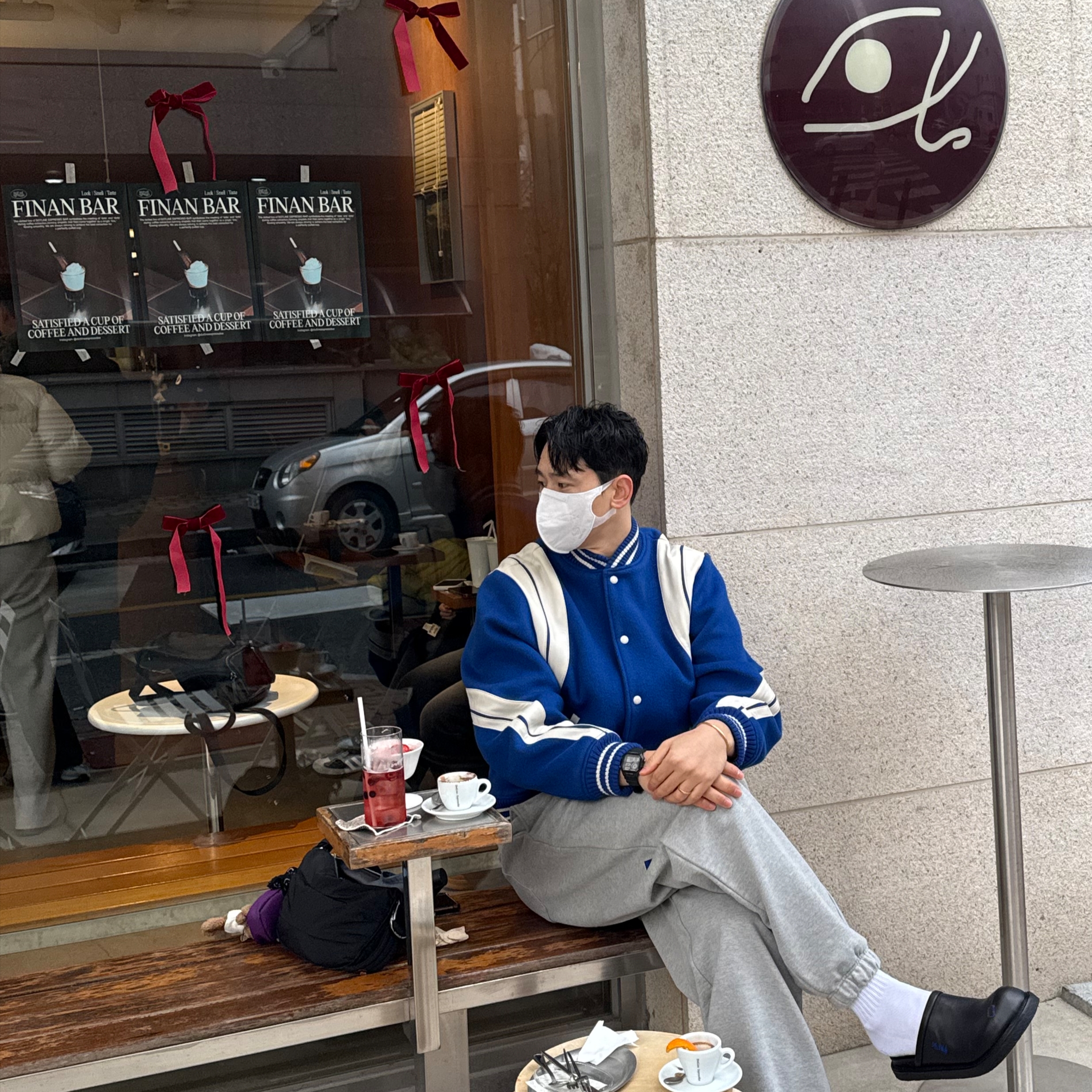 Ader Error Twit Jumper Blue, Ader Error Sig; TRS Tag Sweatpants 01 Gray 착용 스타일 - 1