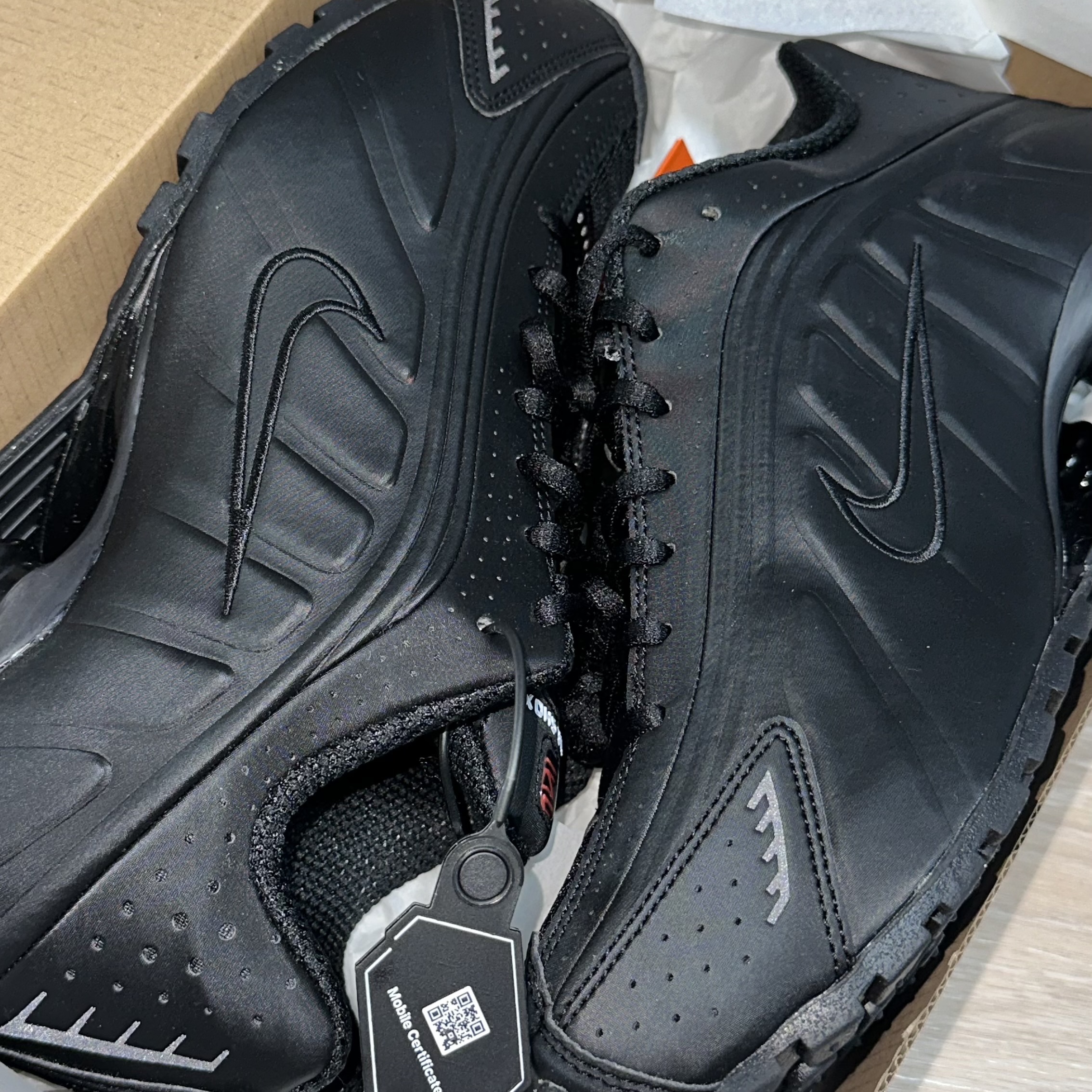 (W) Nike Shox R4 Black 착용 스타일