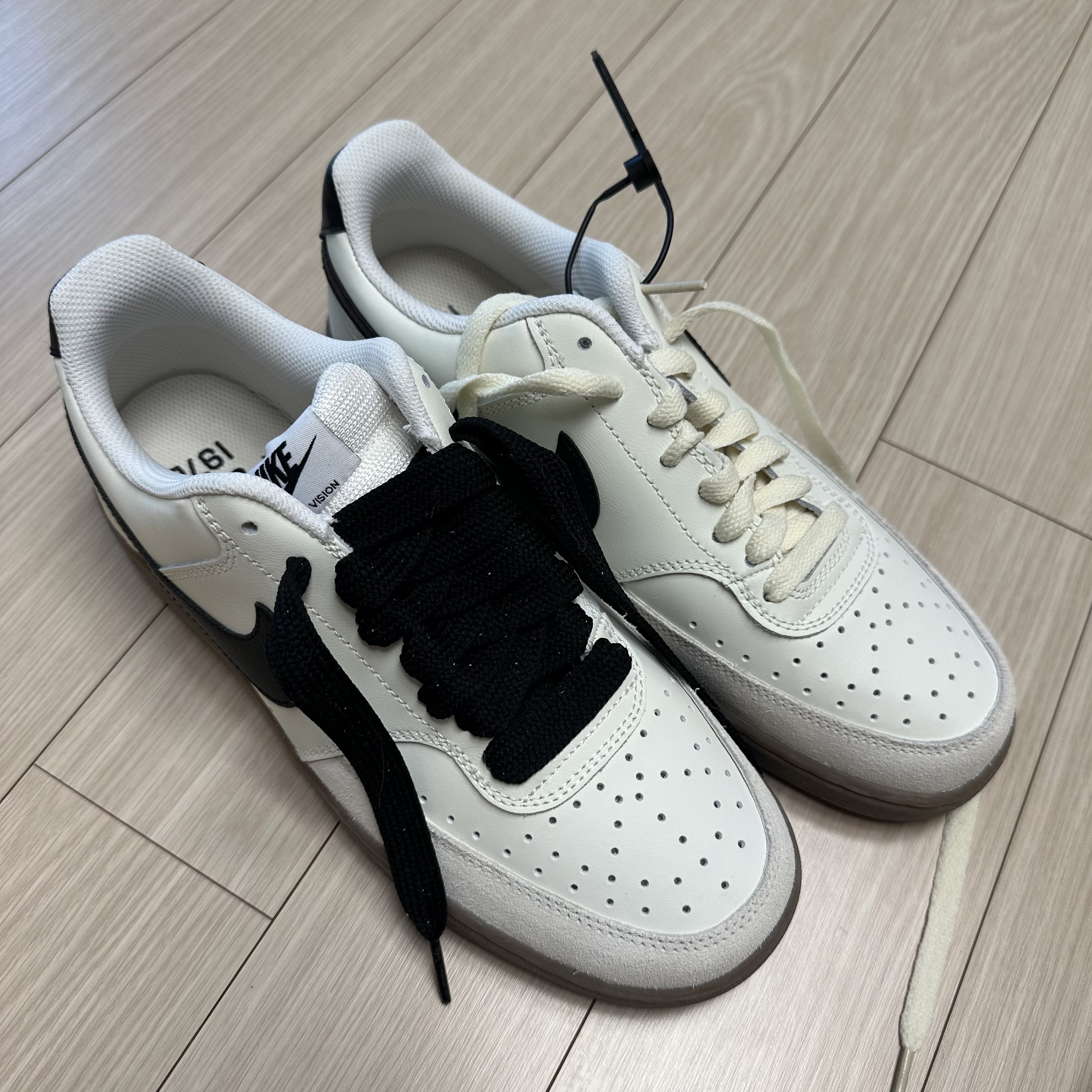 Nike Court Vision Low Sail Light Orewood Brown 착용 스타일