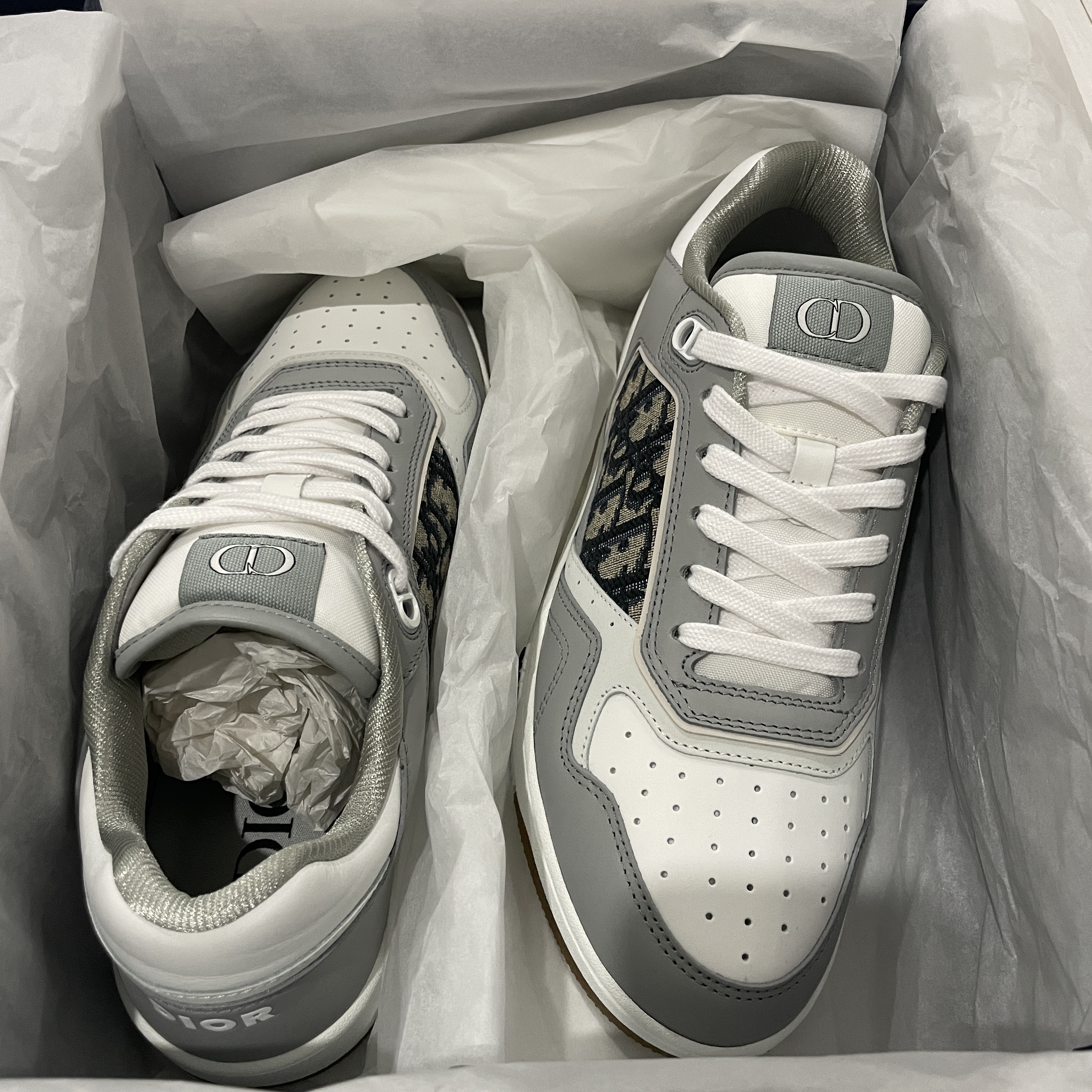Dior B27 Low-Top Sneakers Gray 착용 스타일 - 4