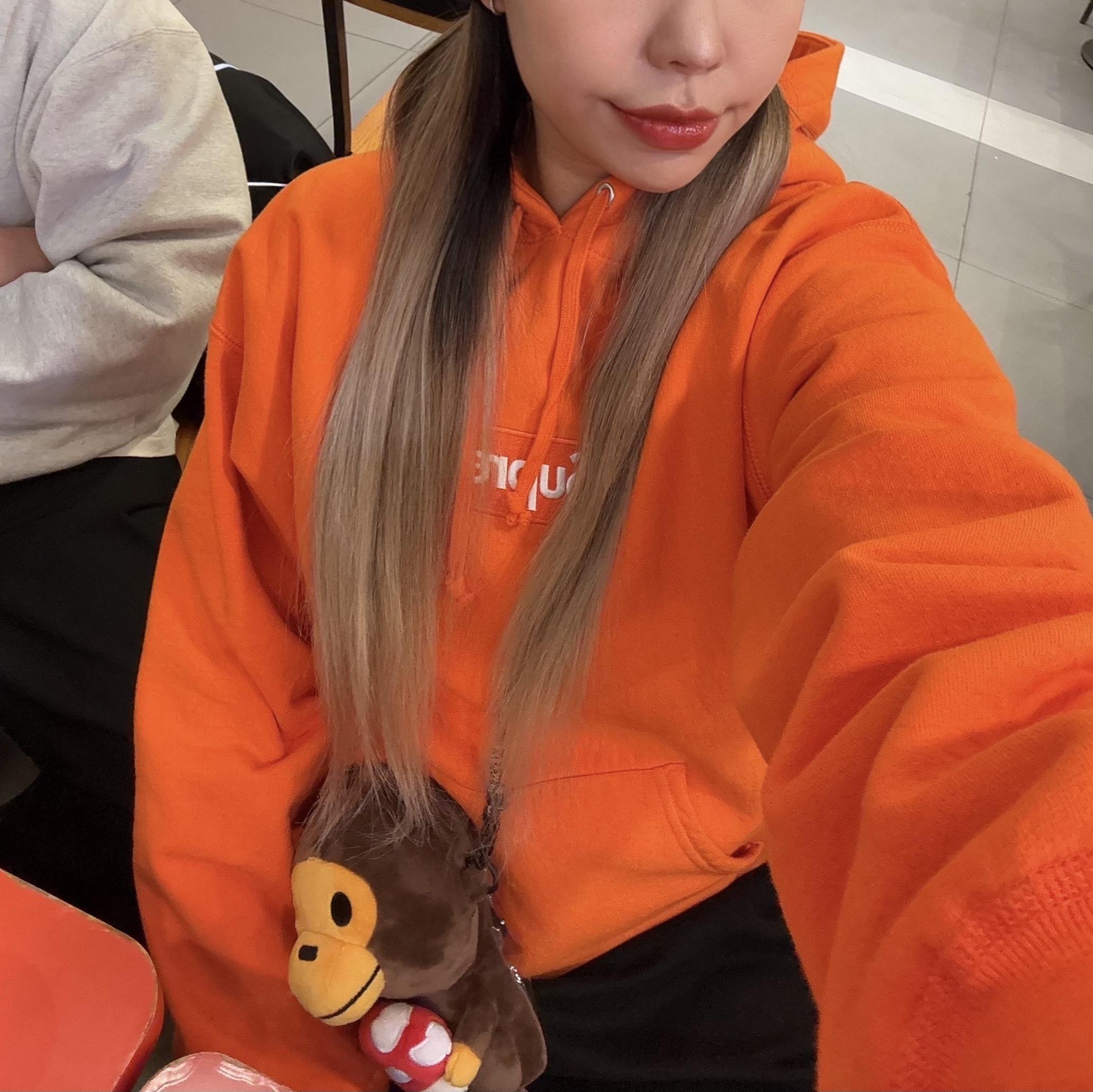 BAPE Baby Milo Plush Mobile Bag Brown, Supreme Box Logo Hooded Sweatshirt Dark Orange - 24FW 착용 스타일 - 1