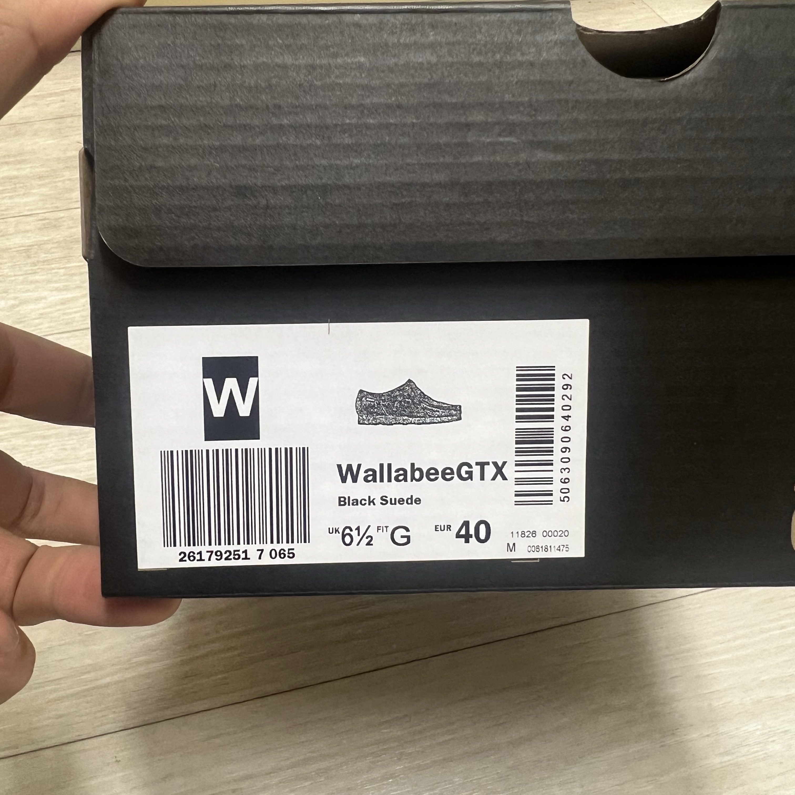 Clarks Wallabee Gtx Suede Black 착용 스타일 - 3
