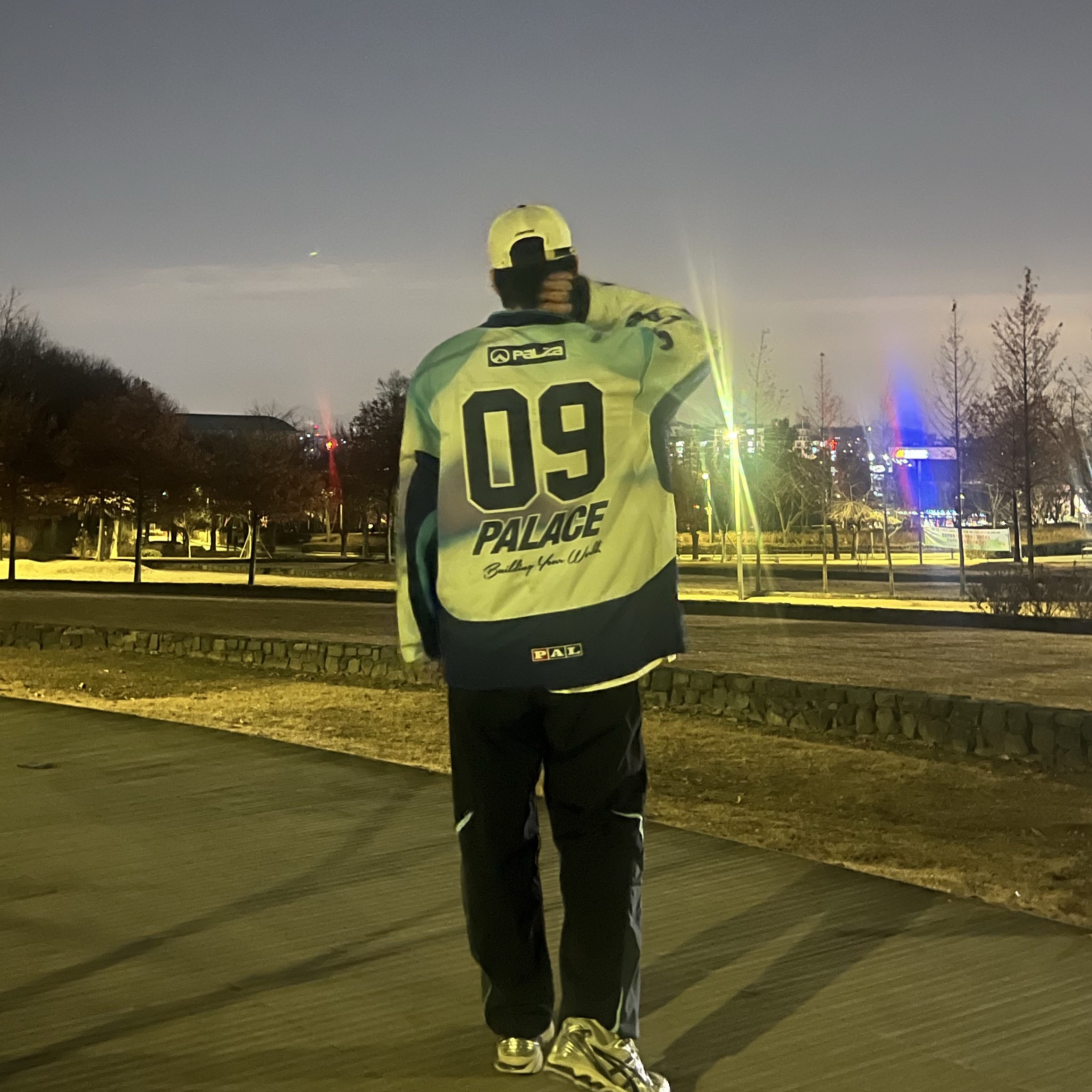 Palace Building Your World Hockey Jersey Blue - 24FW, Asics Gel-Kayano 14 Cream Black 착용 스타일 - 1
