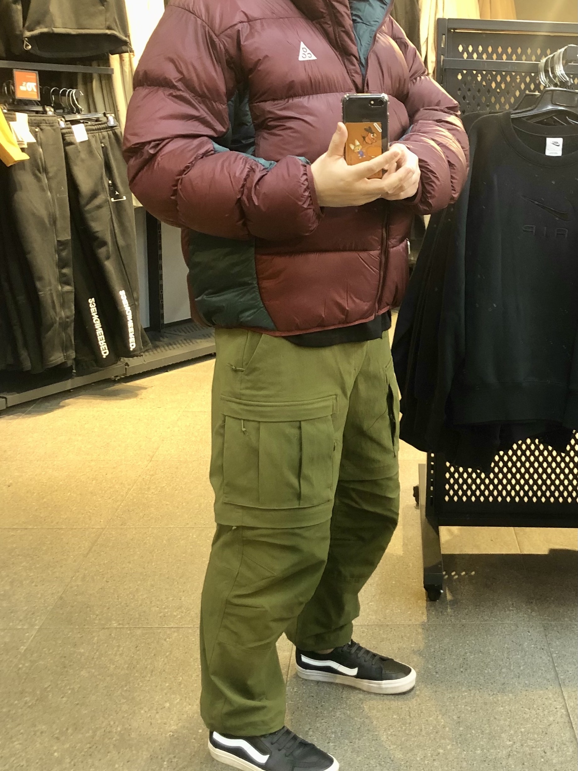 Nike ACG Therma-Fit ADV Lunar Lake Puffer Jacket Night Maroon - Asia, Nike ACG Smith Summit Cargo Pants Rough Green - Asia 착용 스타일