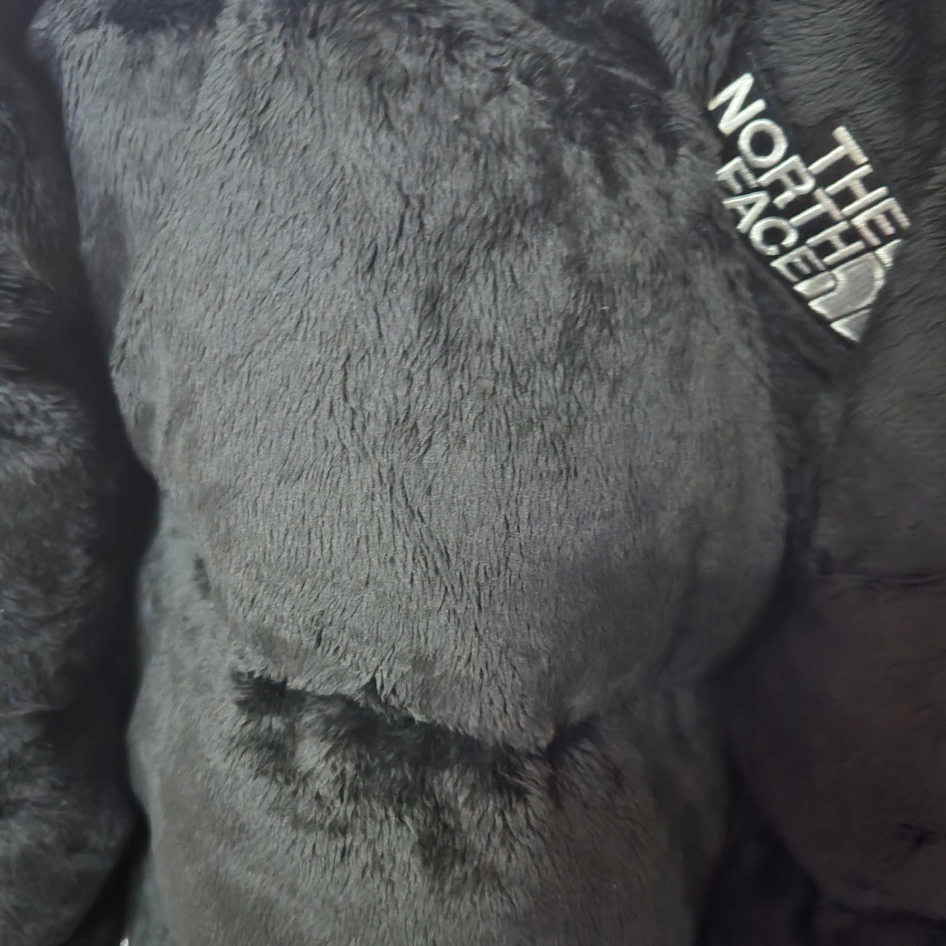The North Face Versa Velour Nuptse Jacket Black 착용 스타일