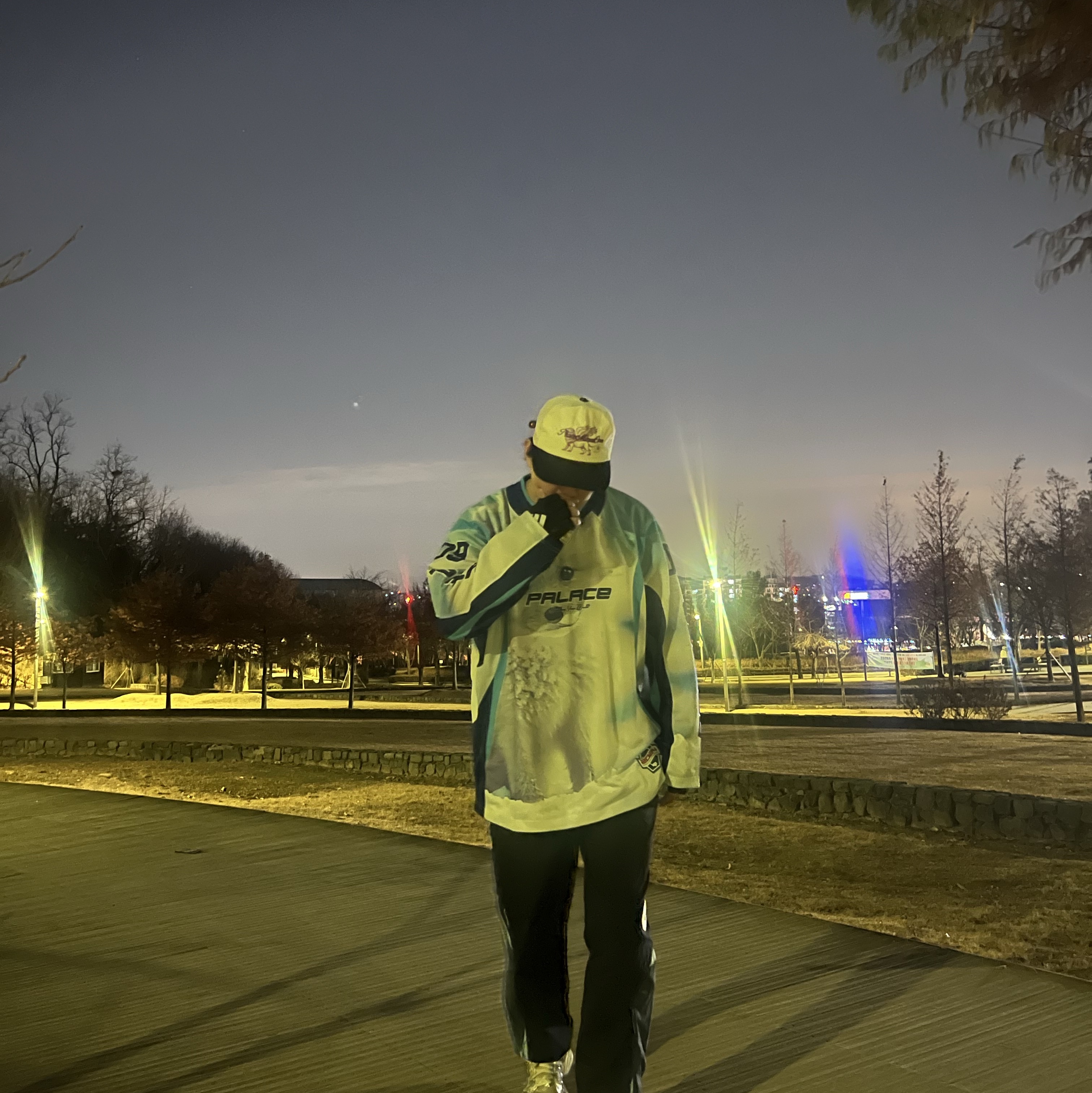 Palace Building Your World Hockey Jersey Blue - 24FW, Asics Gel-Kayano 14 Cream Black 착용 스타일 - 3