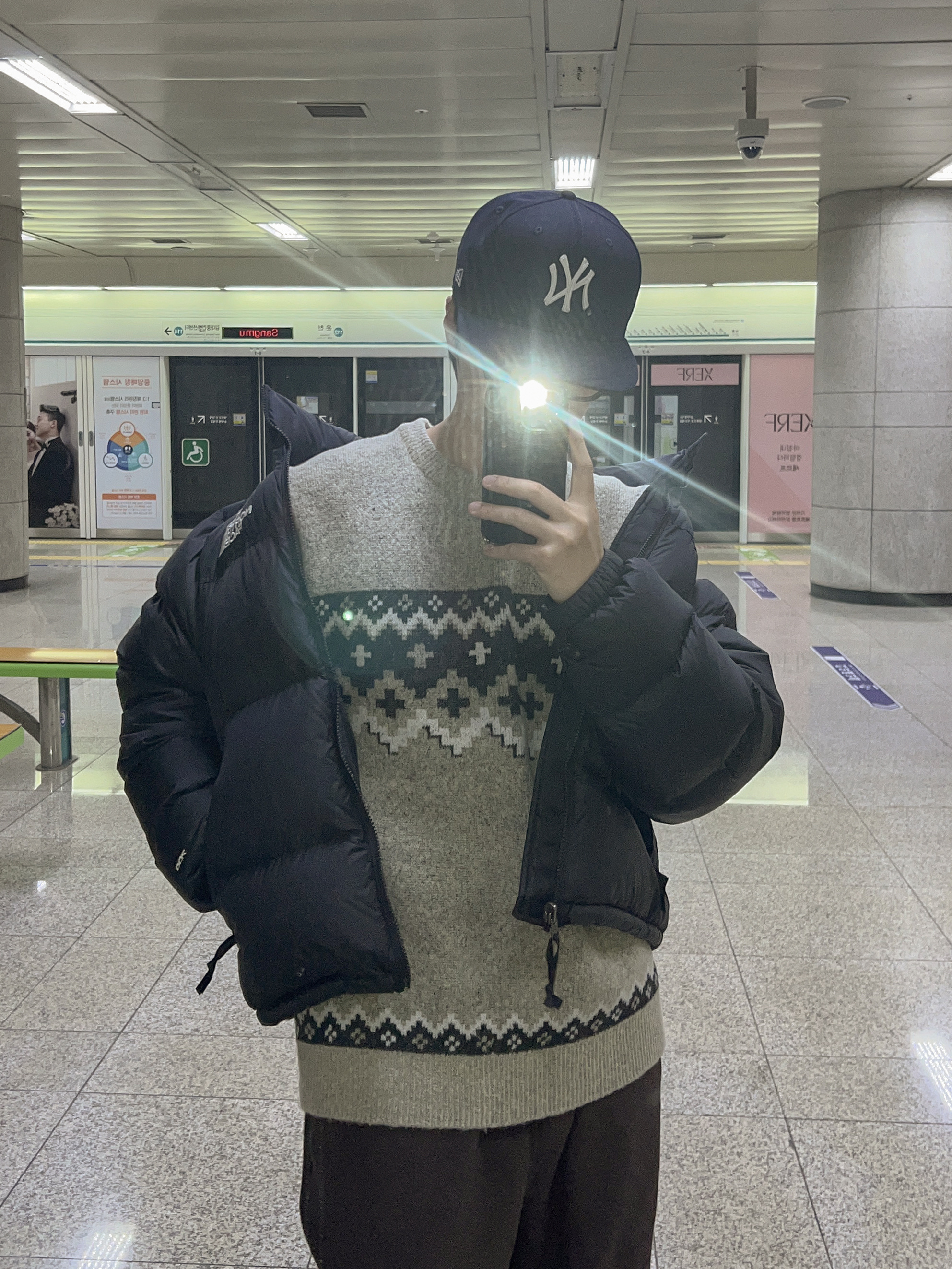(W) Nike Air Force 1 '07 Cacao Wow, The North Face 1996 Retro Nuptse Jacket Black 착용 스타일 - 2