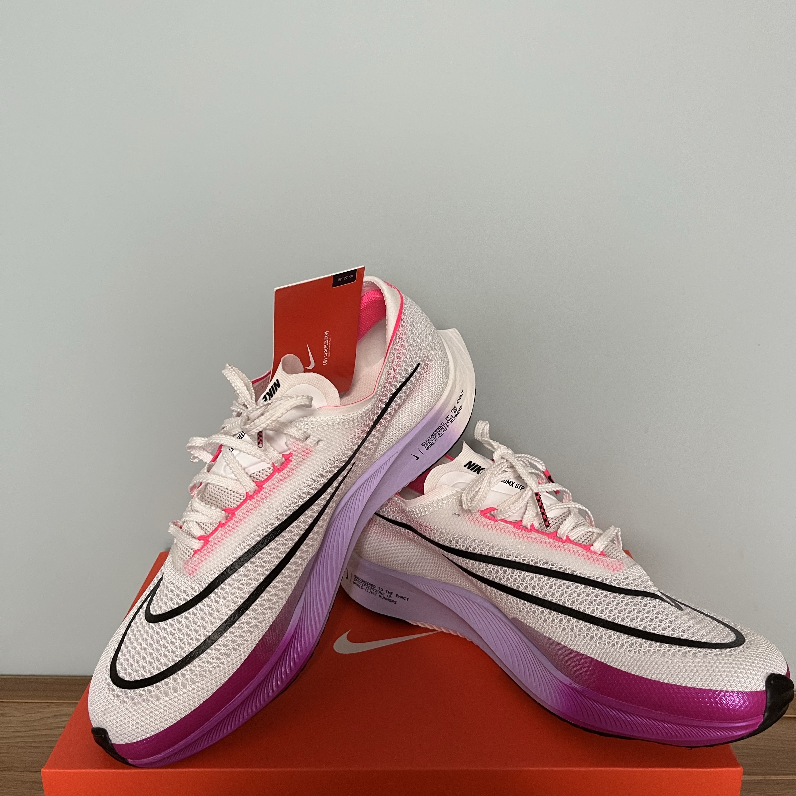 Nike ZoomX Streakfly White Vivid Graffe 착용 스타일 - 1