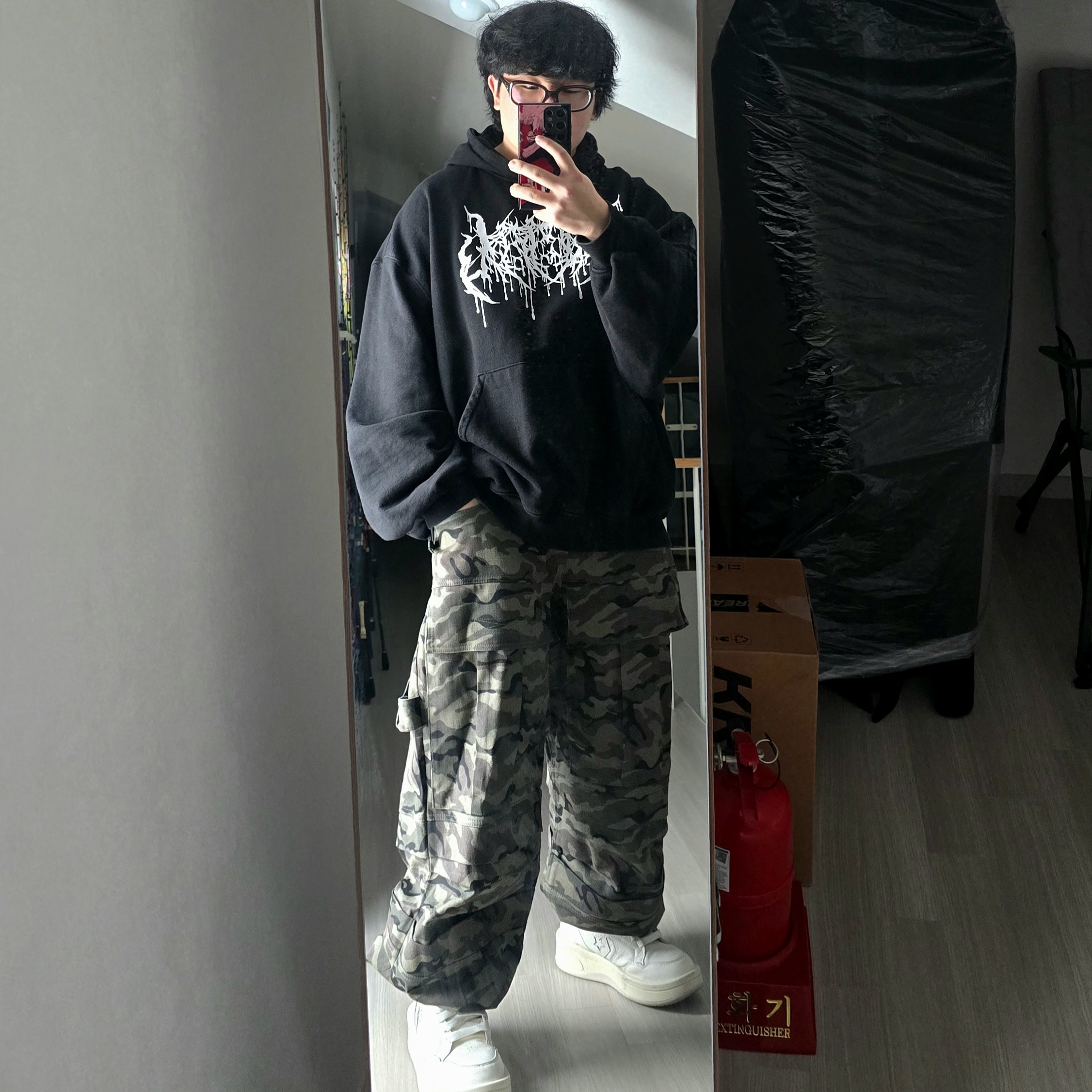 Ourpas 075 Glitter Logo Hoodie, Converse x Drkshdw Turbowpn Egret 착용 스타일 - 1