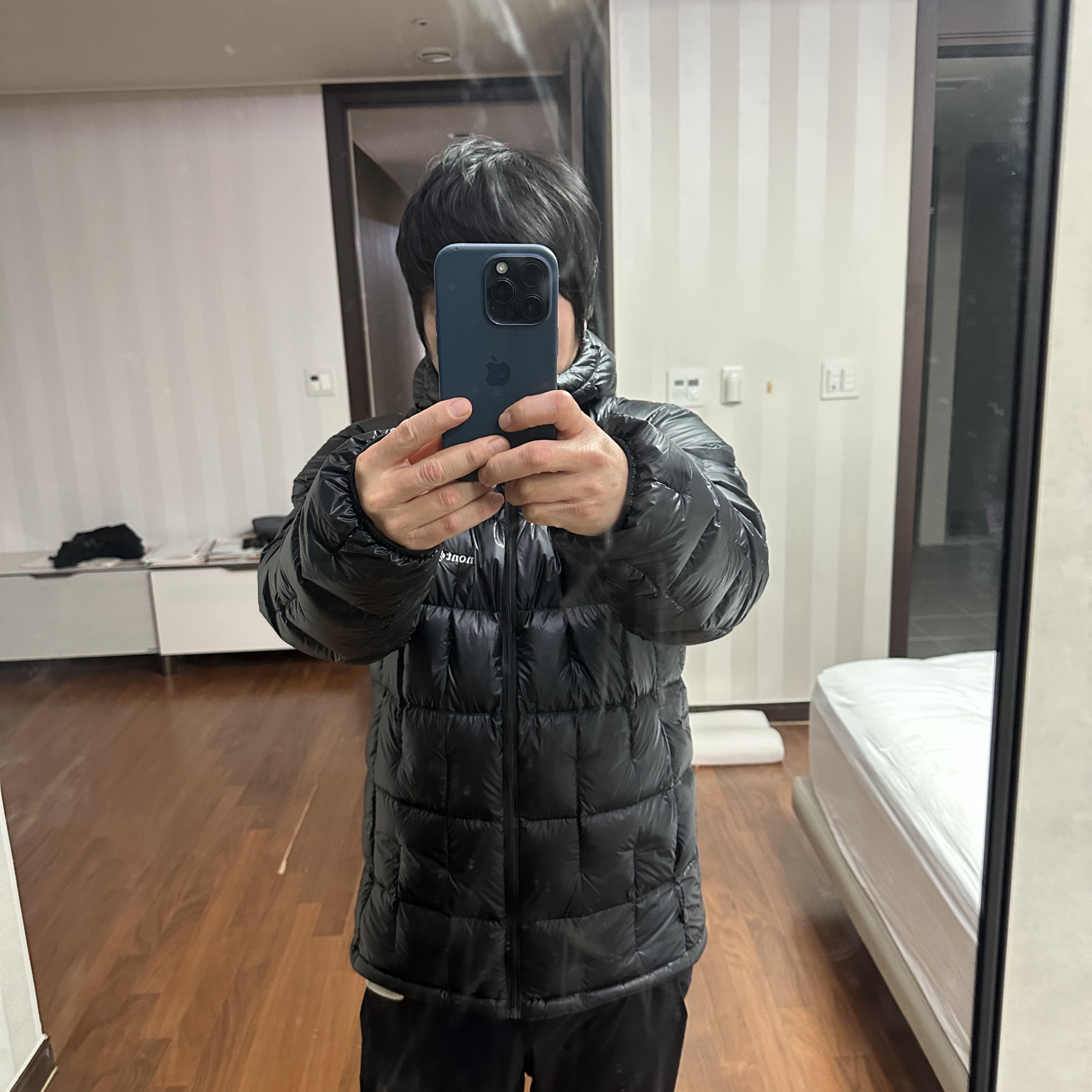 Montbell Plasma 1000 Alpine Down Parka Black 착용 스타일