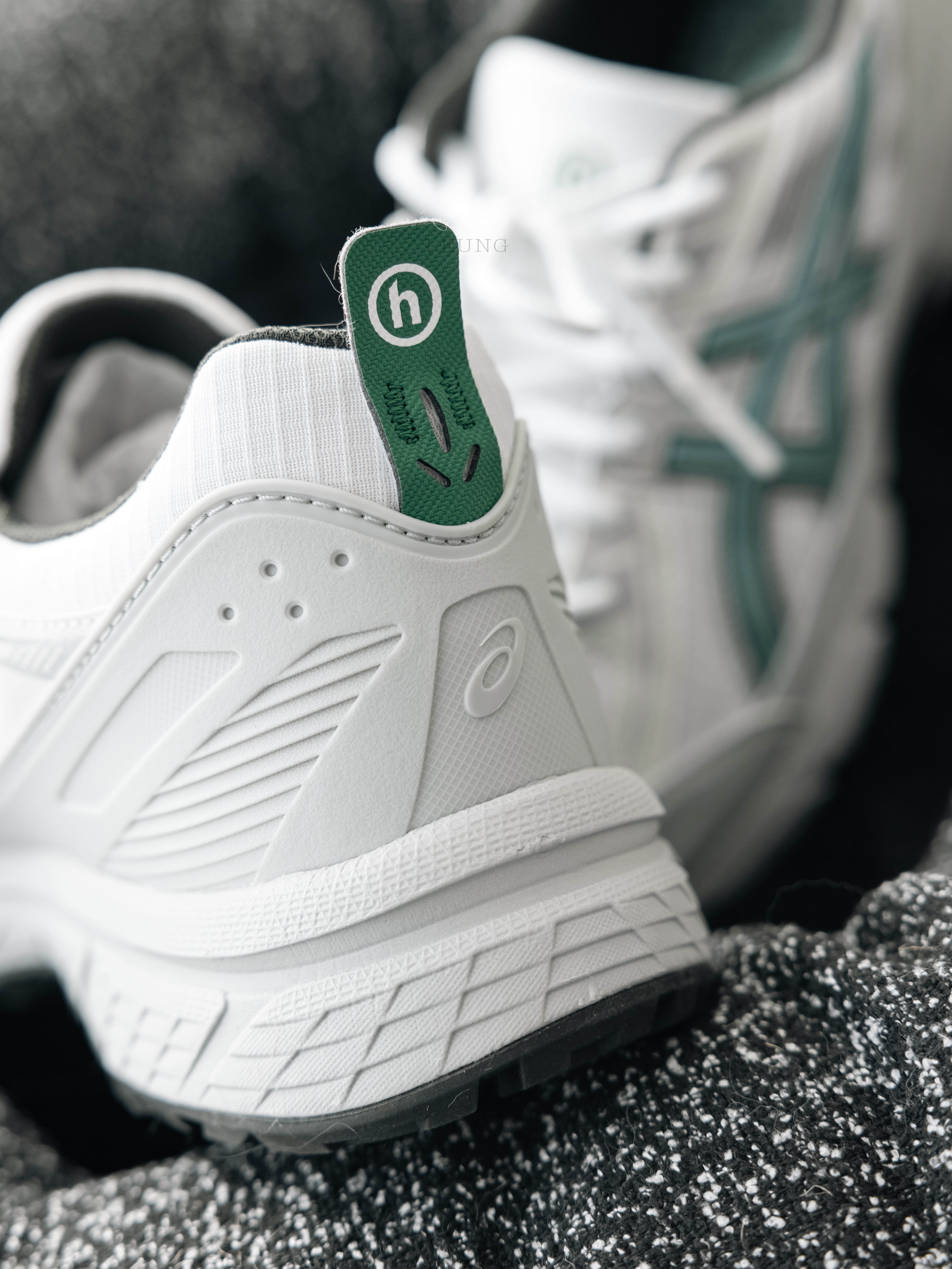 Asics x Hidden NY Gel-Venture 6 Shield White Wasabi 착용 스타일 - 3