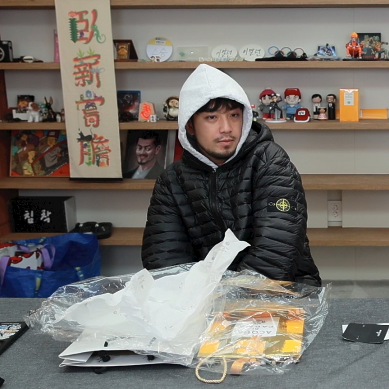Stone Island 40324 Packable Loom Woven Chambers R-Nylon Down-TC Jacket Black - 23FW 착용 스타일