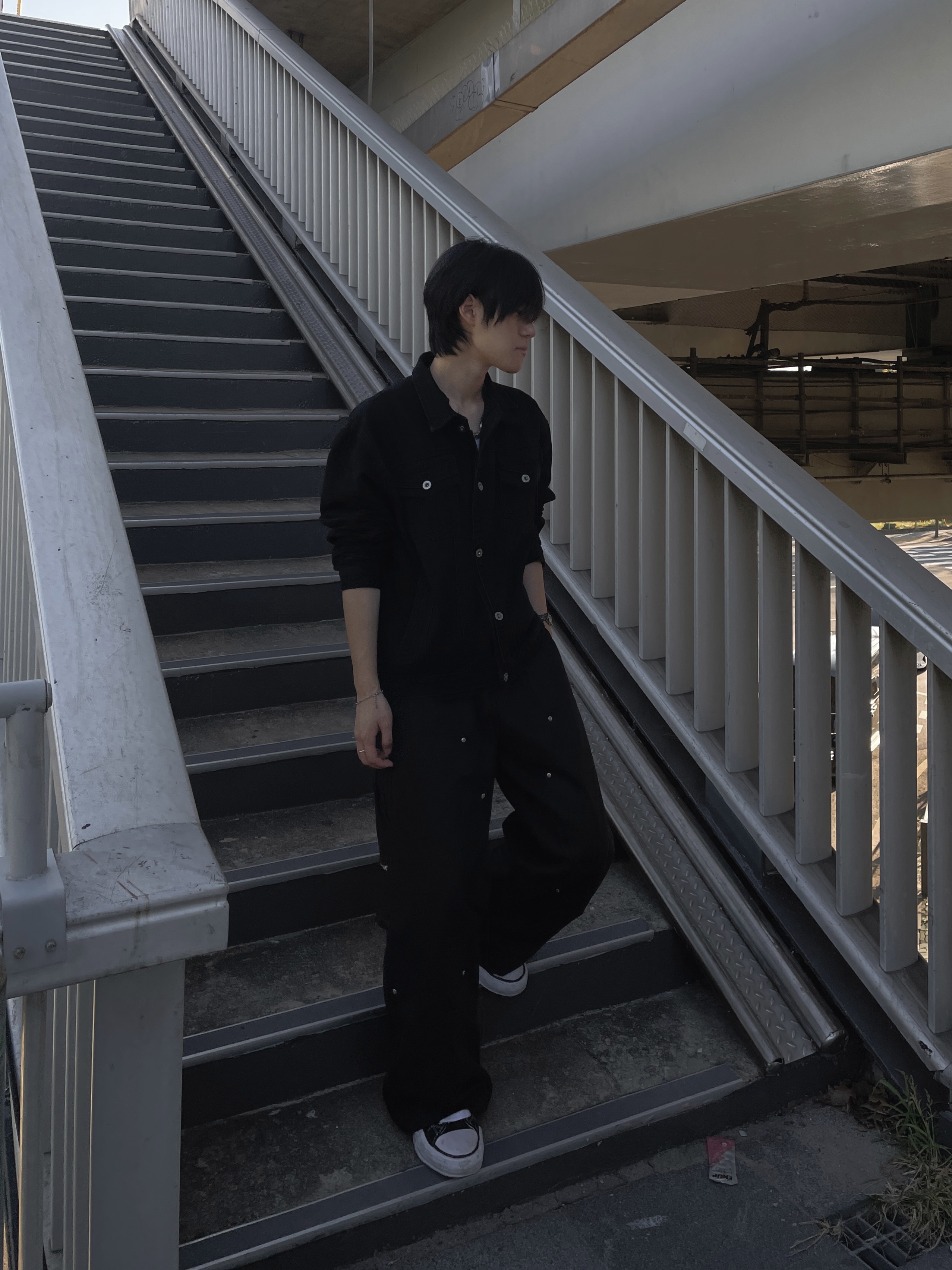 Maison Mihara Yasuhiro Peterson OG Sole Canvas Low Sneakers Black, Our Legacy Ladon Leather Keychain Black 착용 스타일 - 2