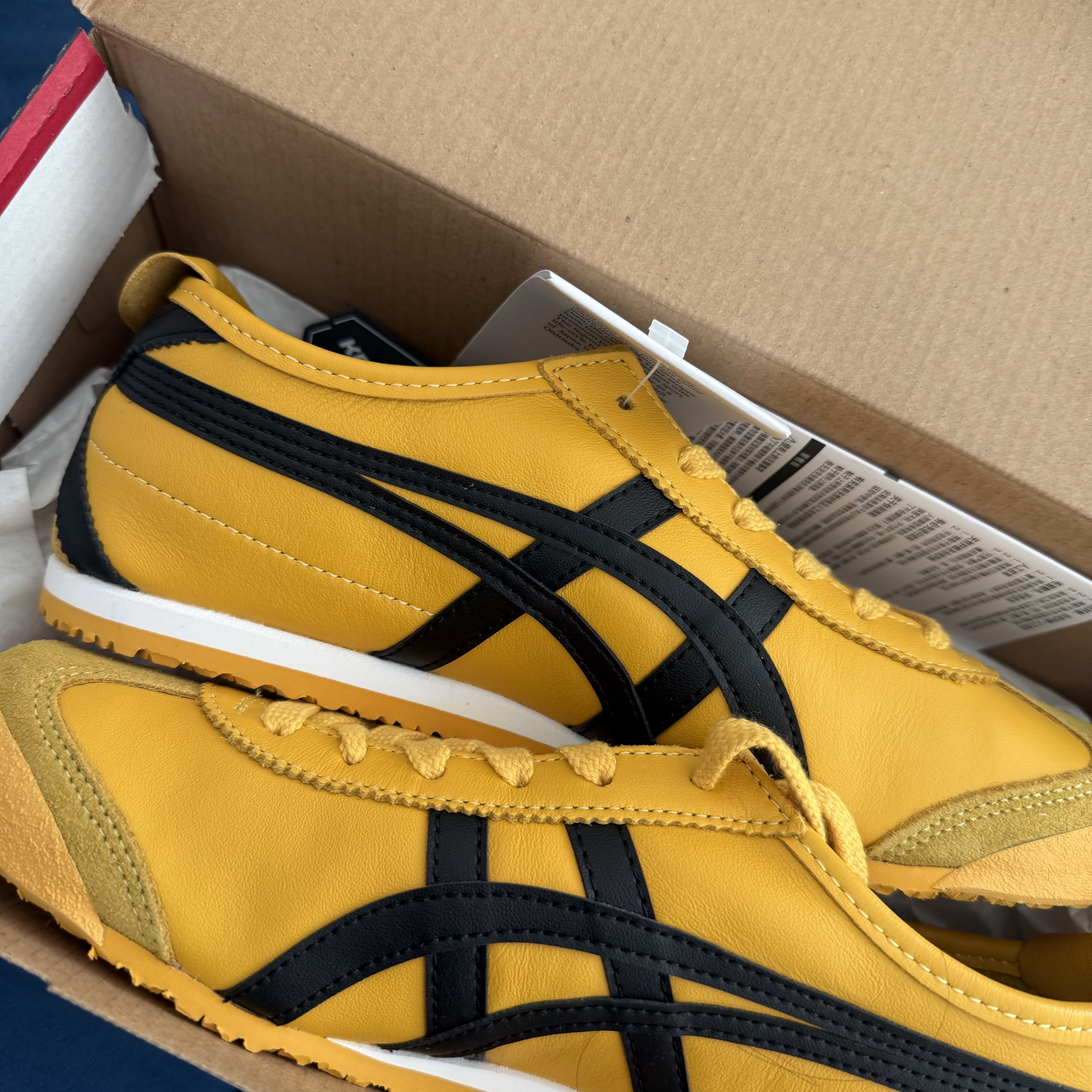 Onitsuka Tiger Mexico 66 Yellow Black 착용 스타일