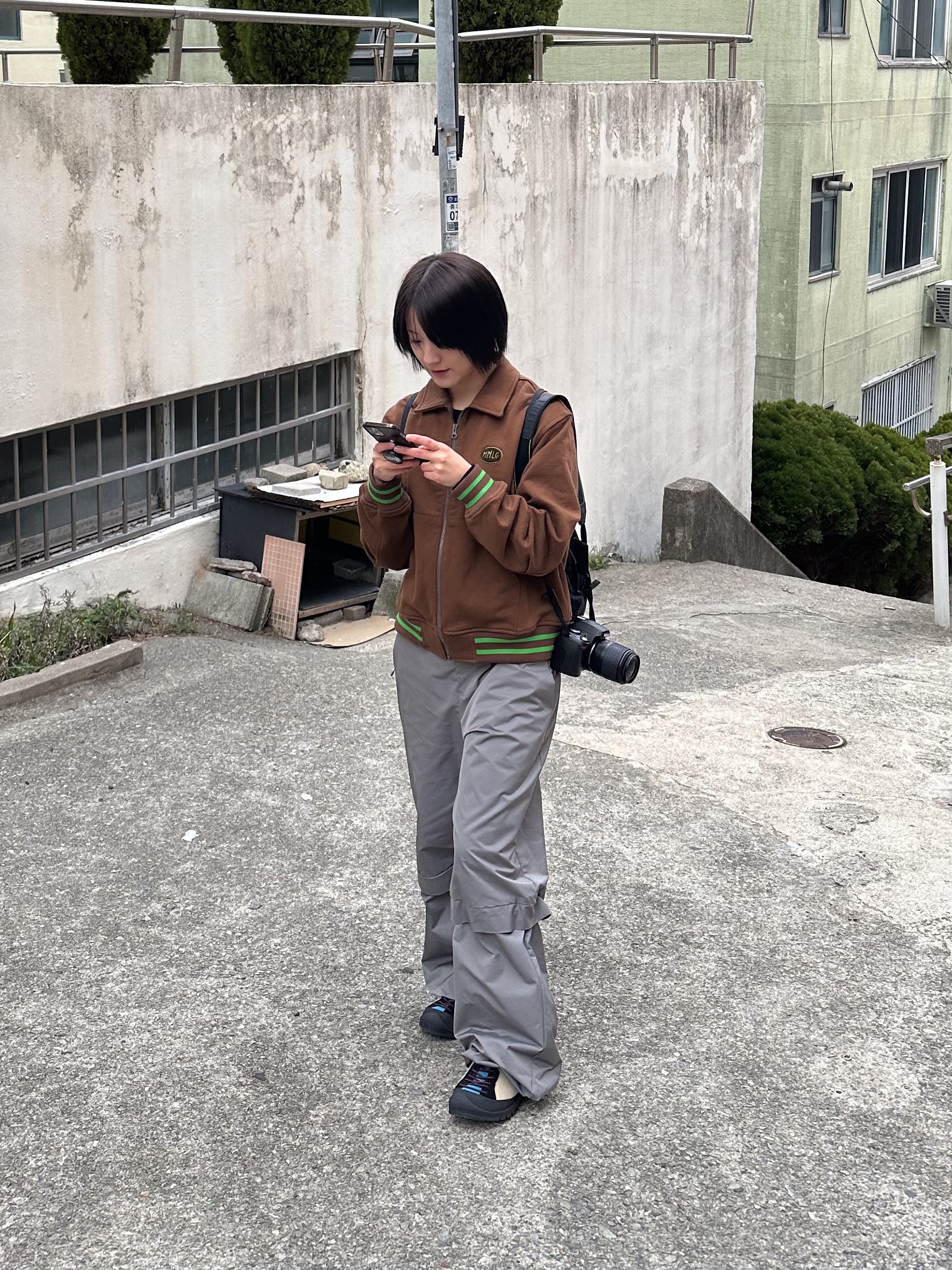 (W) Keen Jasper Rocks SP Sneakers Beige 착용 스타일