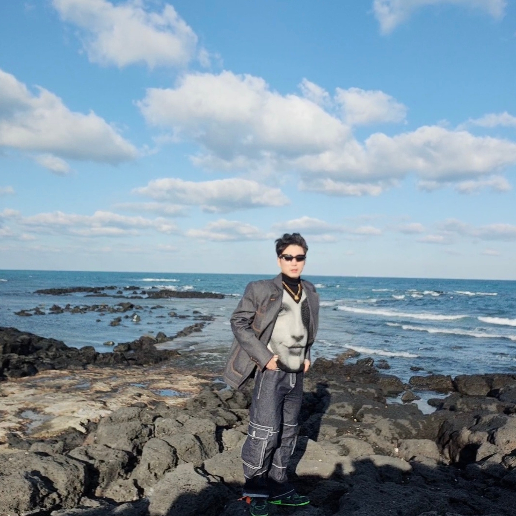 Haleine Patch Pocket Denim Blazer Indigo (VJ304), Stussy Photo Jacquard Vest Black 착용 스타일 - 2