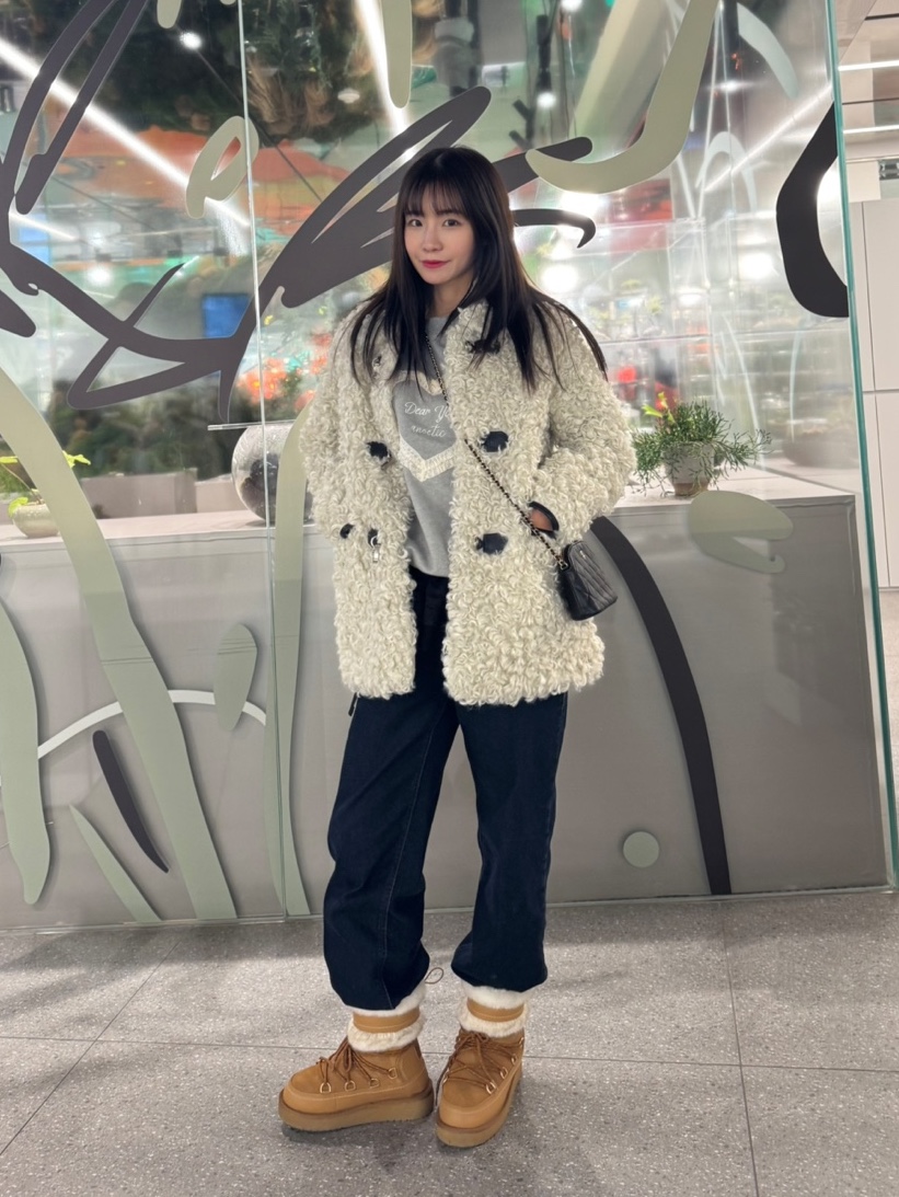 Chanel Clutch with Chain Lambskin & Gold Black, (W) Rockfishweatherwear Cloudy Snow Boots Chestnut 착용 스타일 - 1